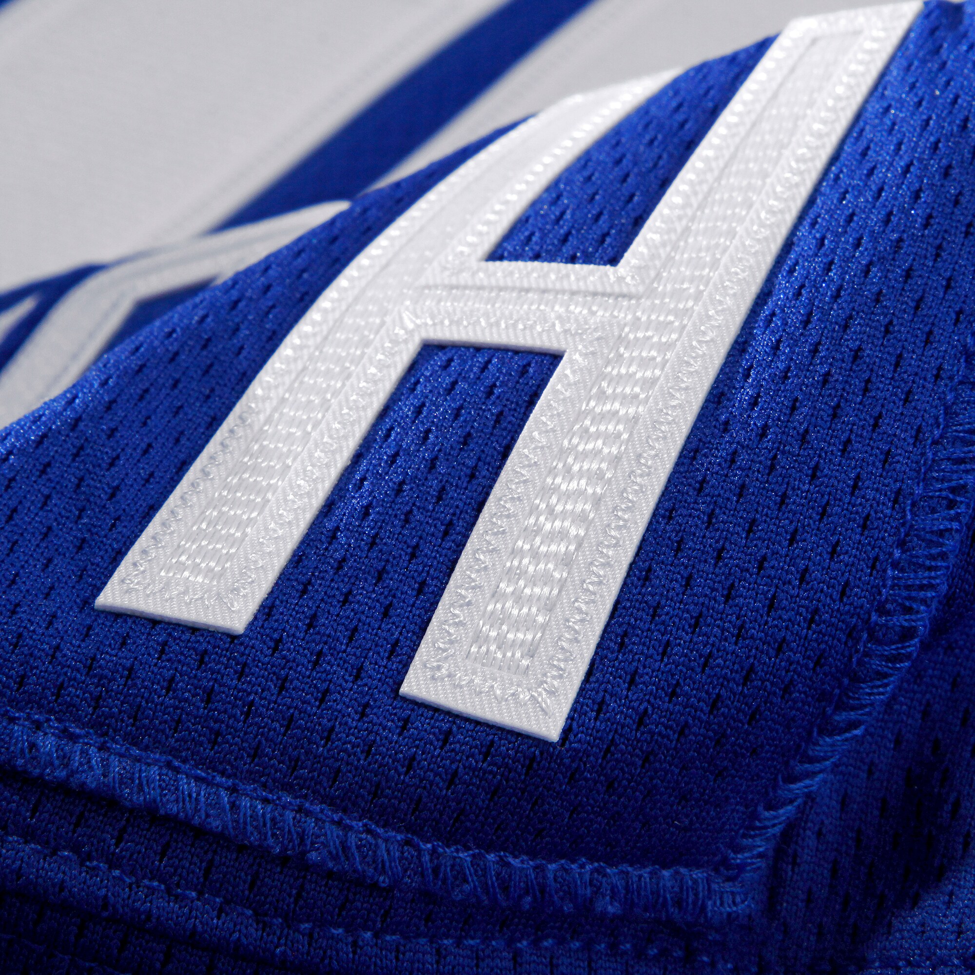 Elias Pettersson Vancouver Canucks Fanatics Branded 2019/20 Alternate Premier Breakaway Player Jersey - Royal - vstockx