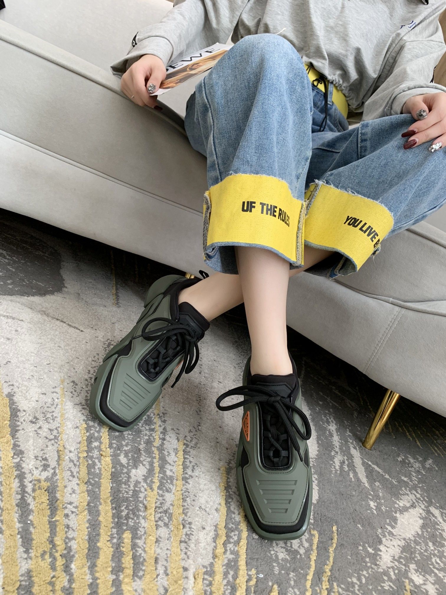 Prada Low Top sneaker 41 - vstockx