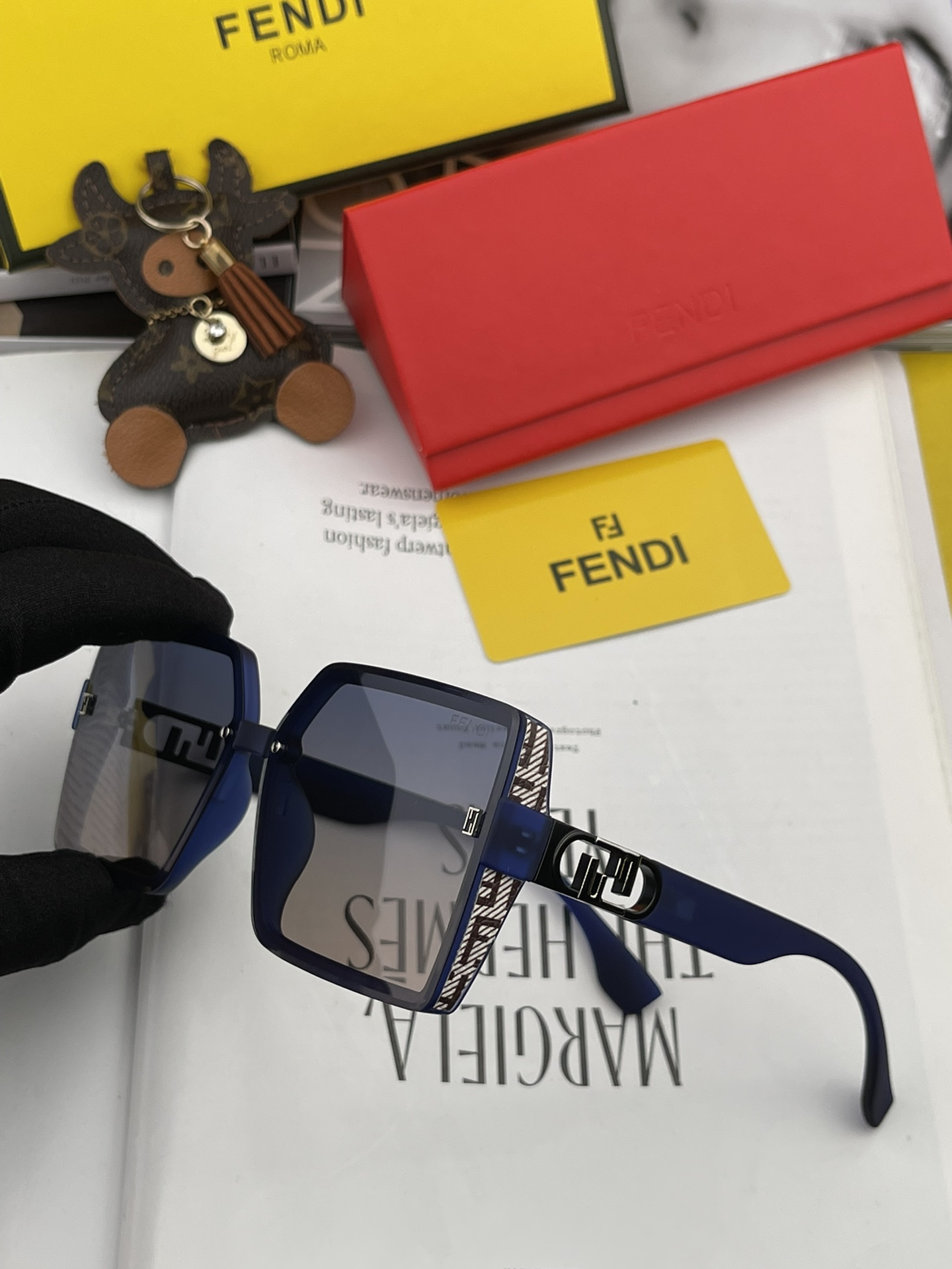 Sunglasses Fendi FD1772 - vstockx