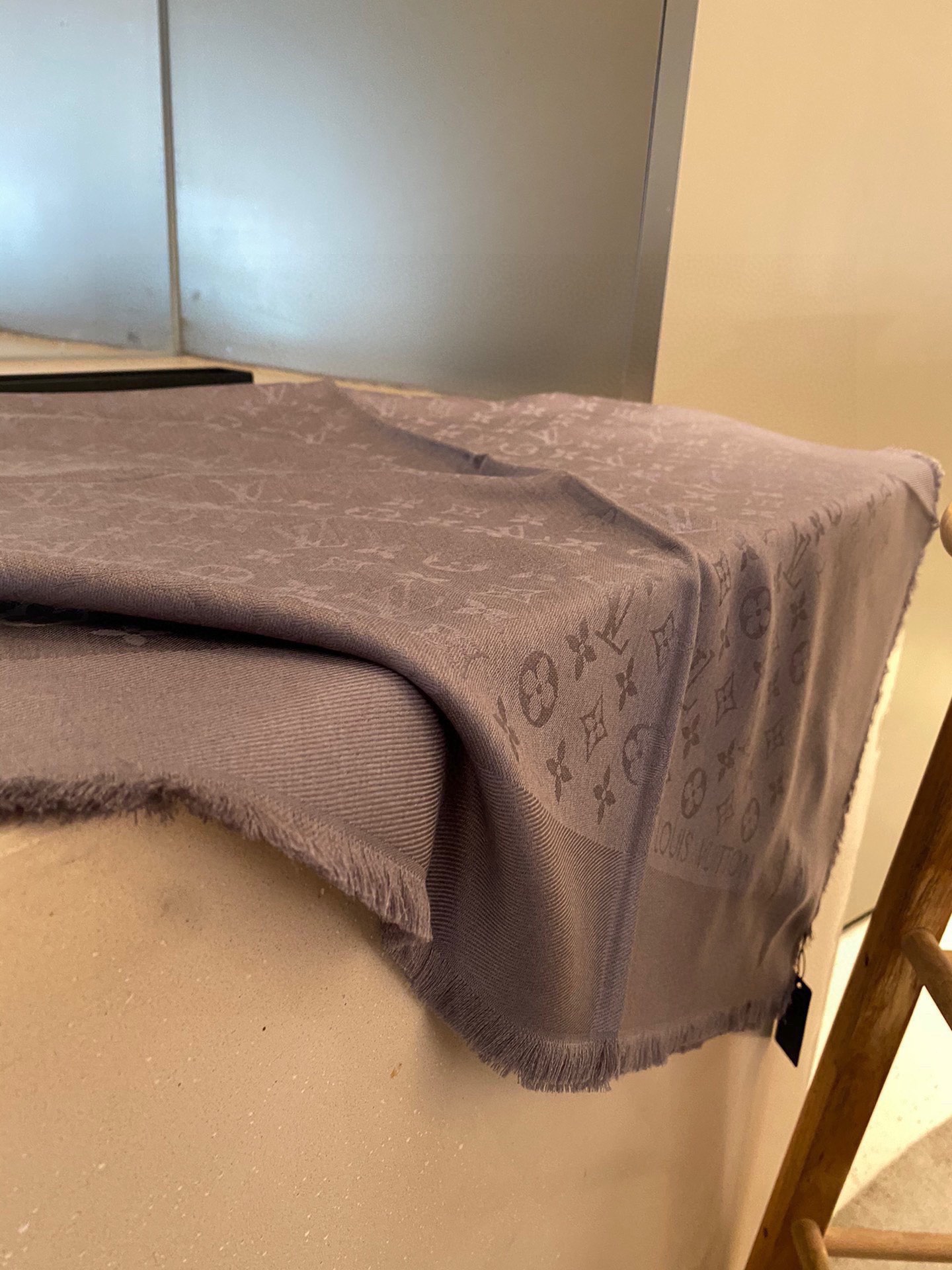 Streetwear Scarf LV 328941 SIZE:140*140cm - vstockx