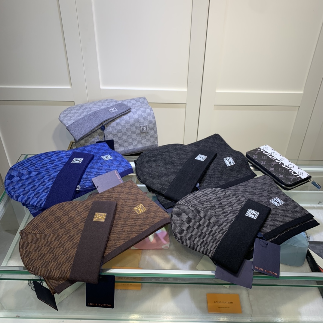 Hat & Scarf Louis Vuitton 1 - vstockx