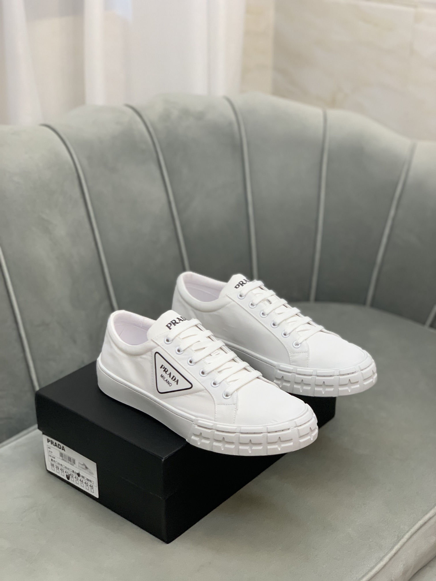 Prada Wheel Cassetta sneaker 8 - vstockx