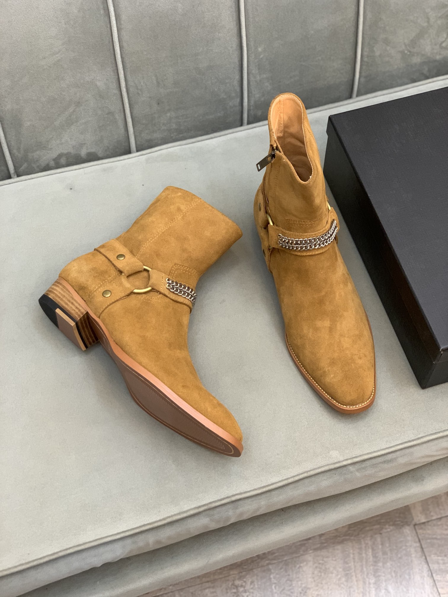 Saint Laurent Boots 4 - vstockx