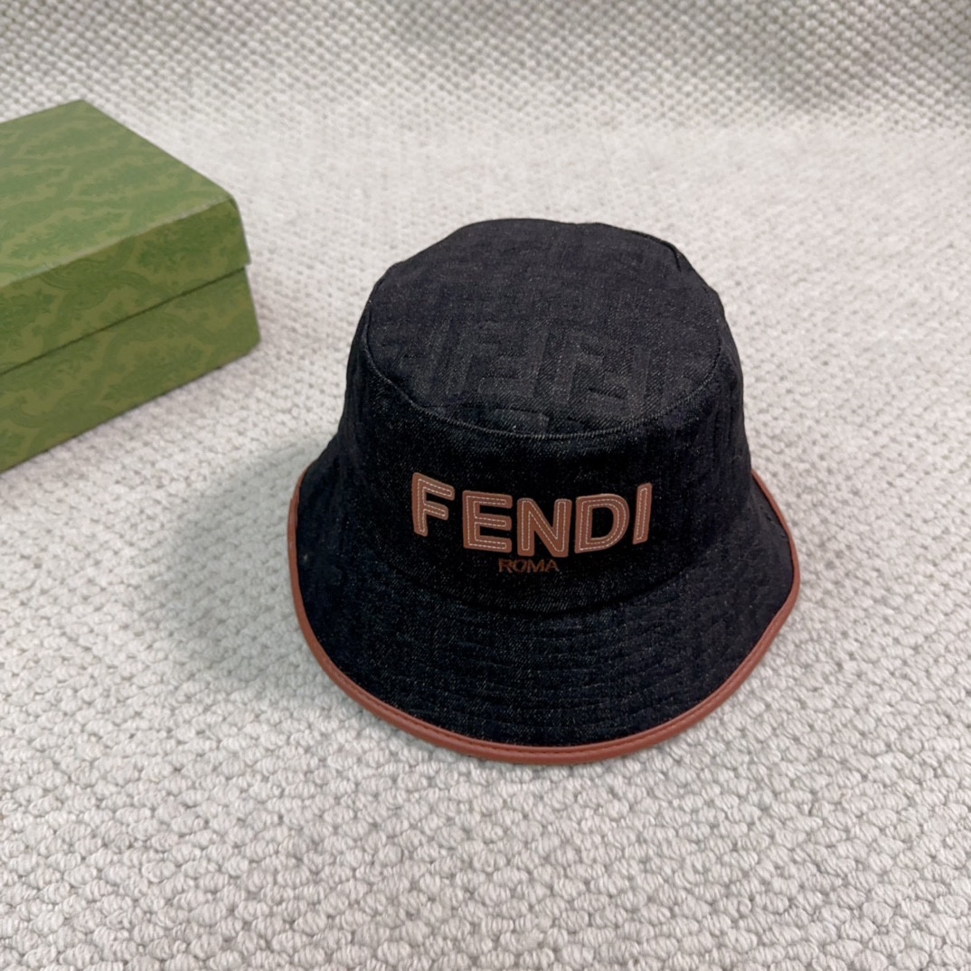 Streetwear Hat Fendi 329337 - vstockx