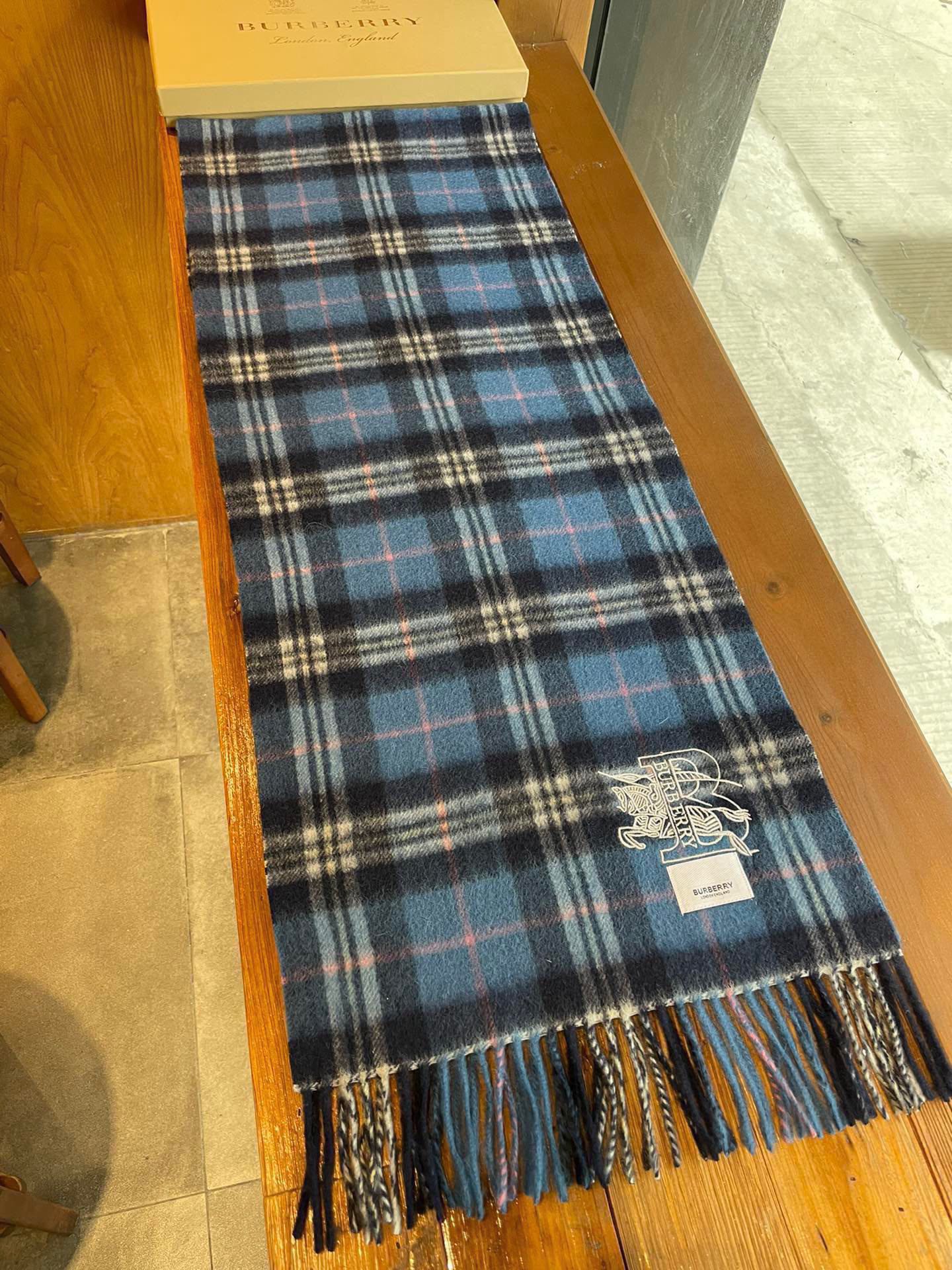 Streetwear Scarf Burberry 329086 size:180*35cm - vstockx