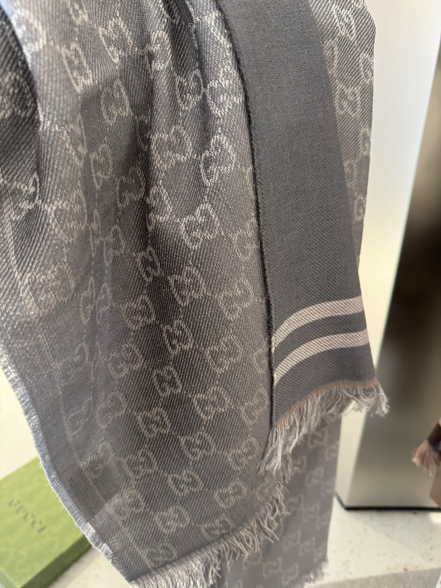 Streetwear Scarf GUCCI 328957 SIZE:55x190cm - vstockx