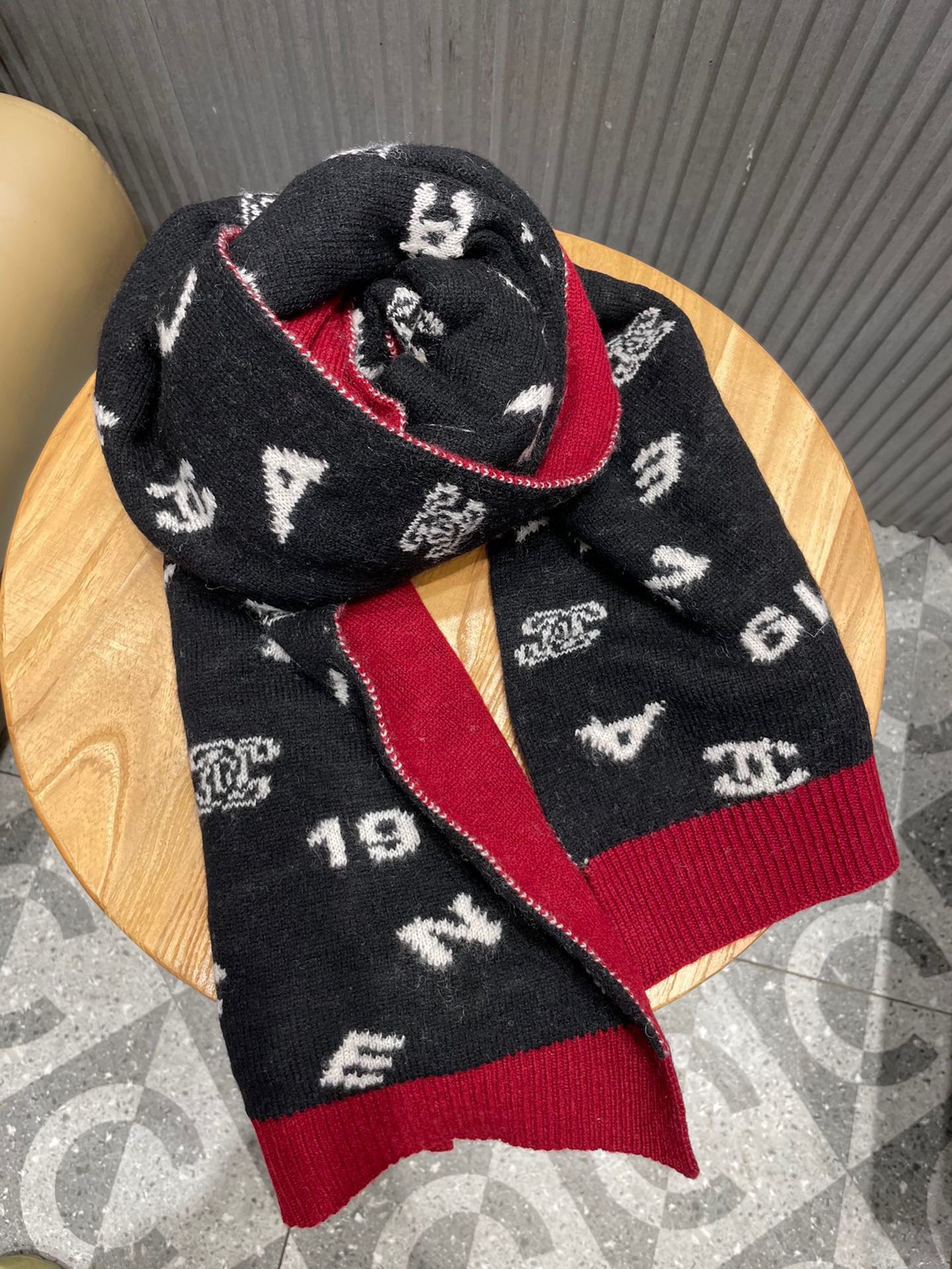 Streetwear Scarf CHANEL 328927 SIZE:35*180cm - vstockx
