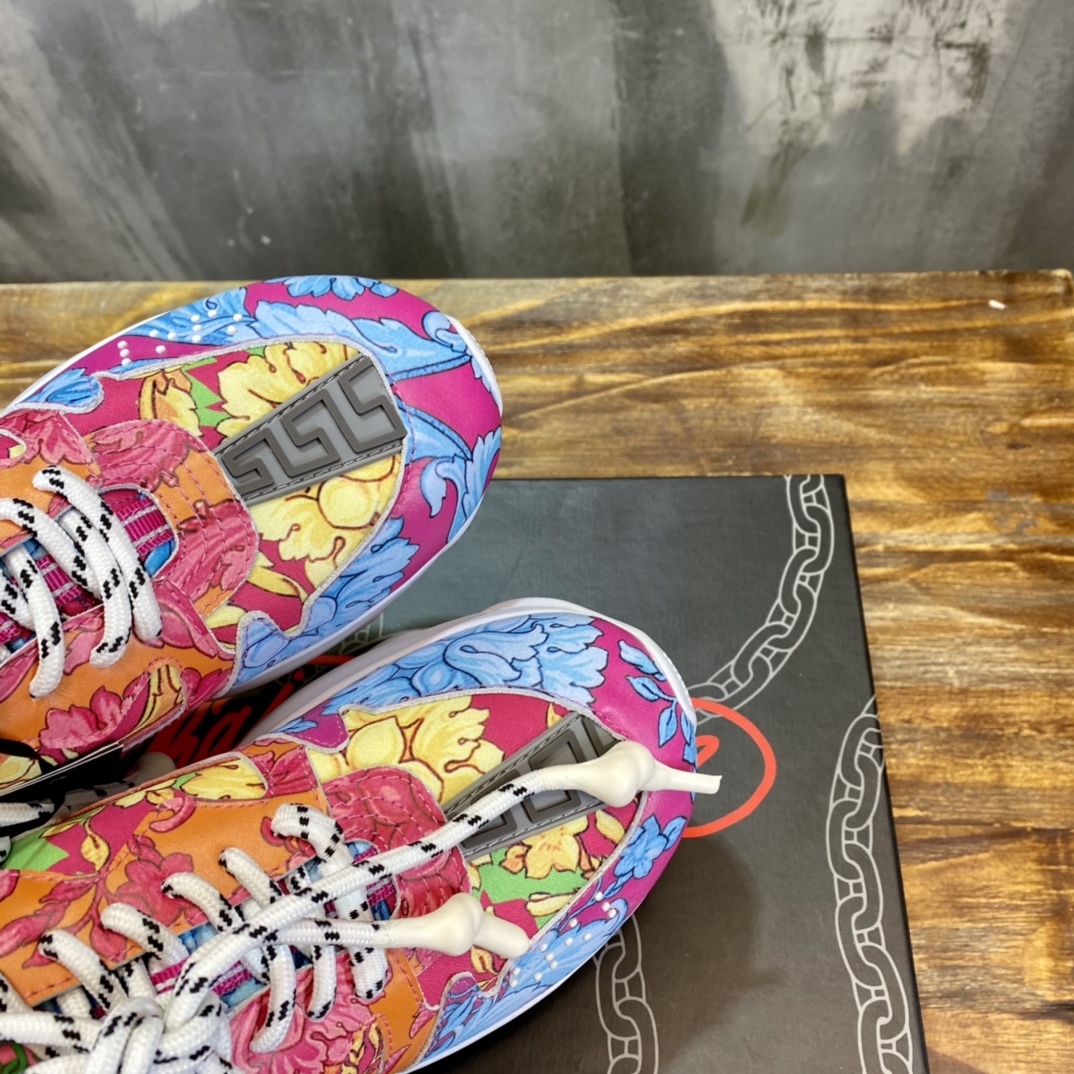 Versace Chain Reaction Sneaker 8 - vstockx