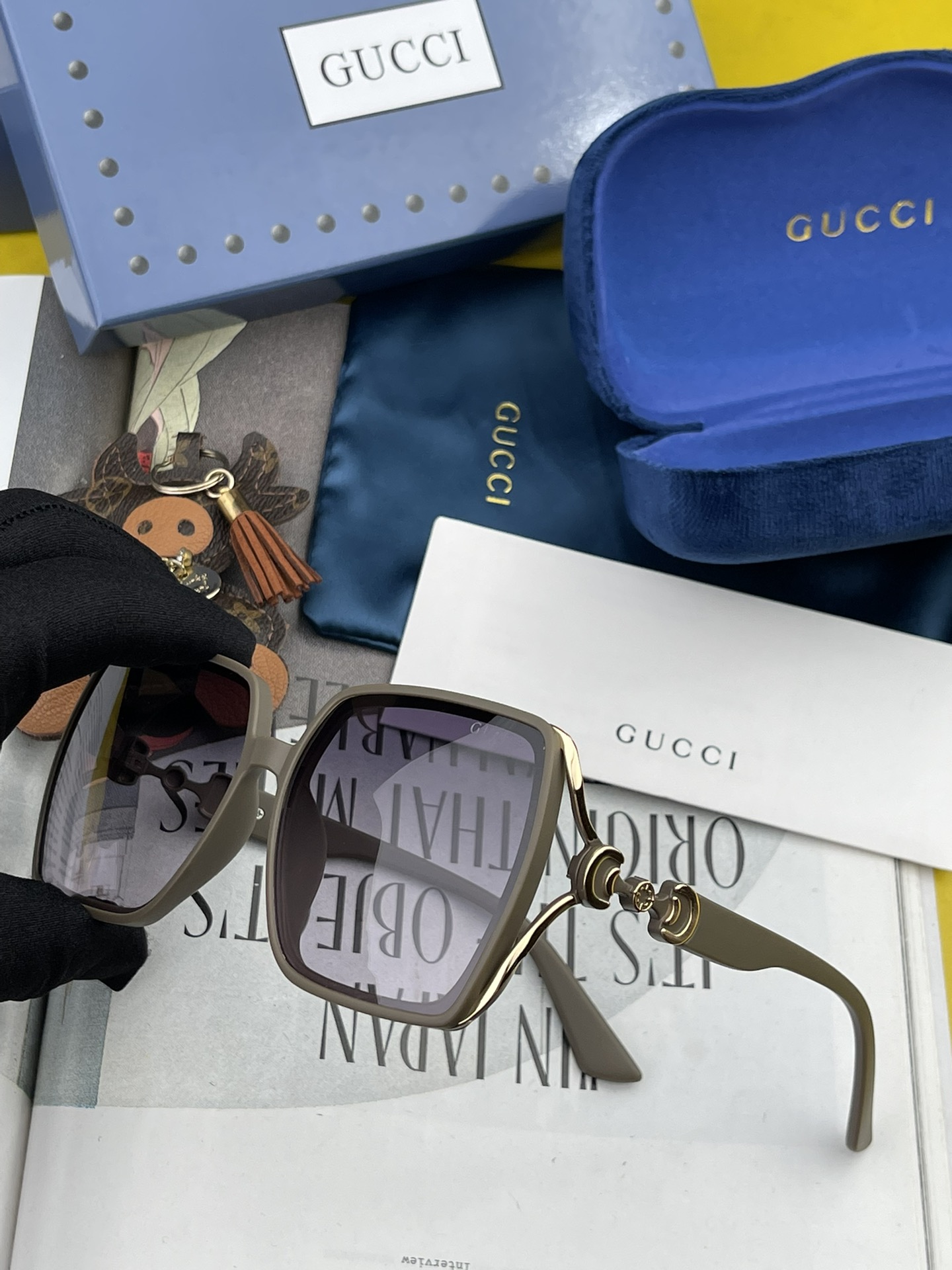 Sunglasses Gucci G6294 - vstockx