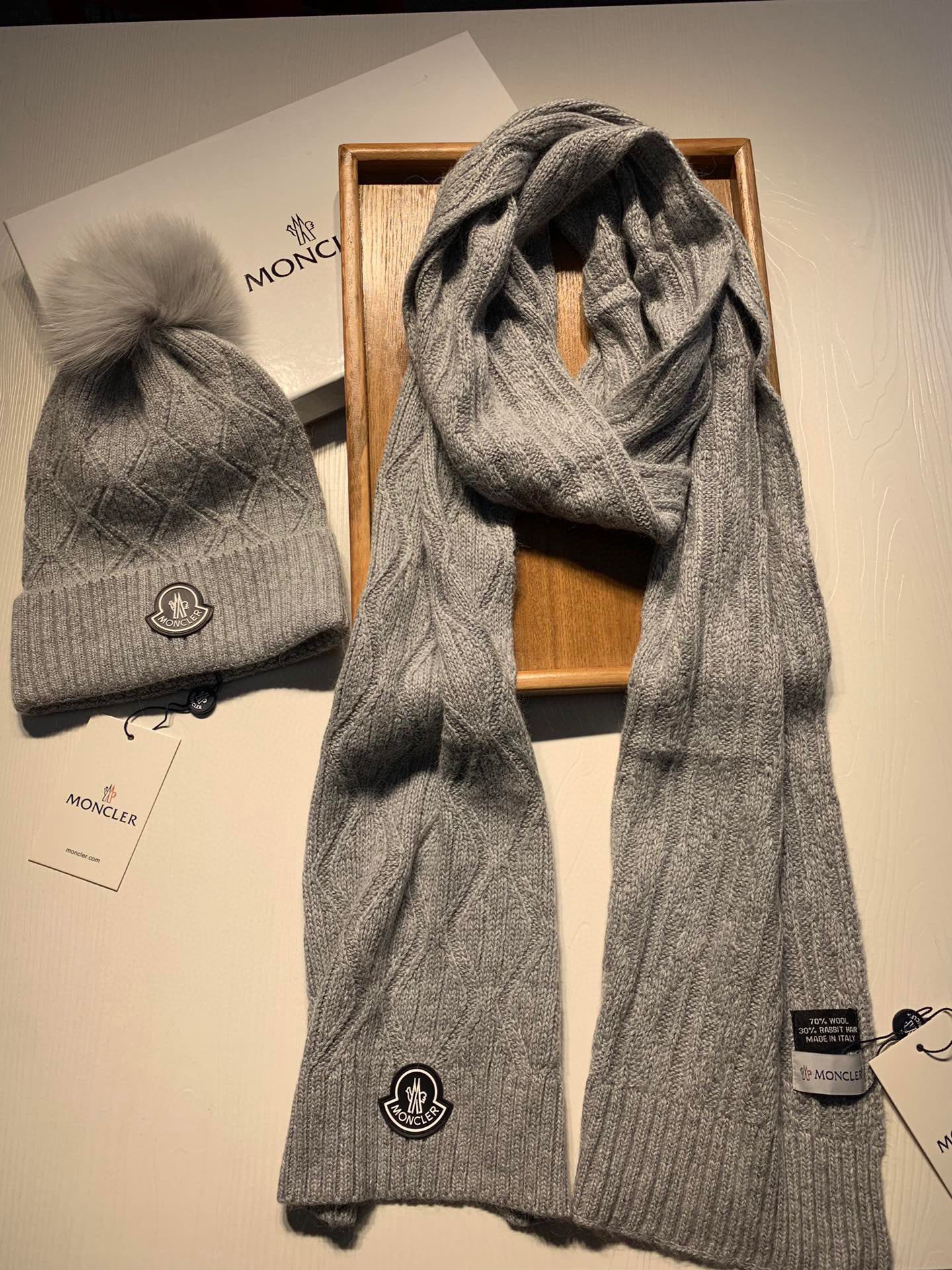 Hat & Scarf Moncler 1 - vstockx