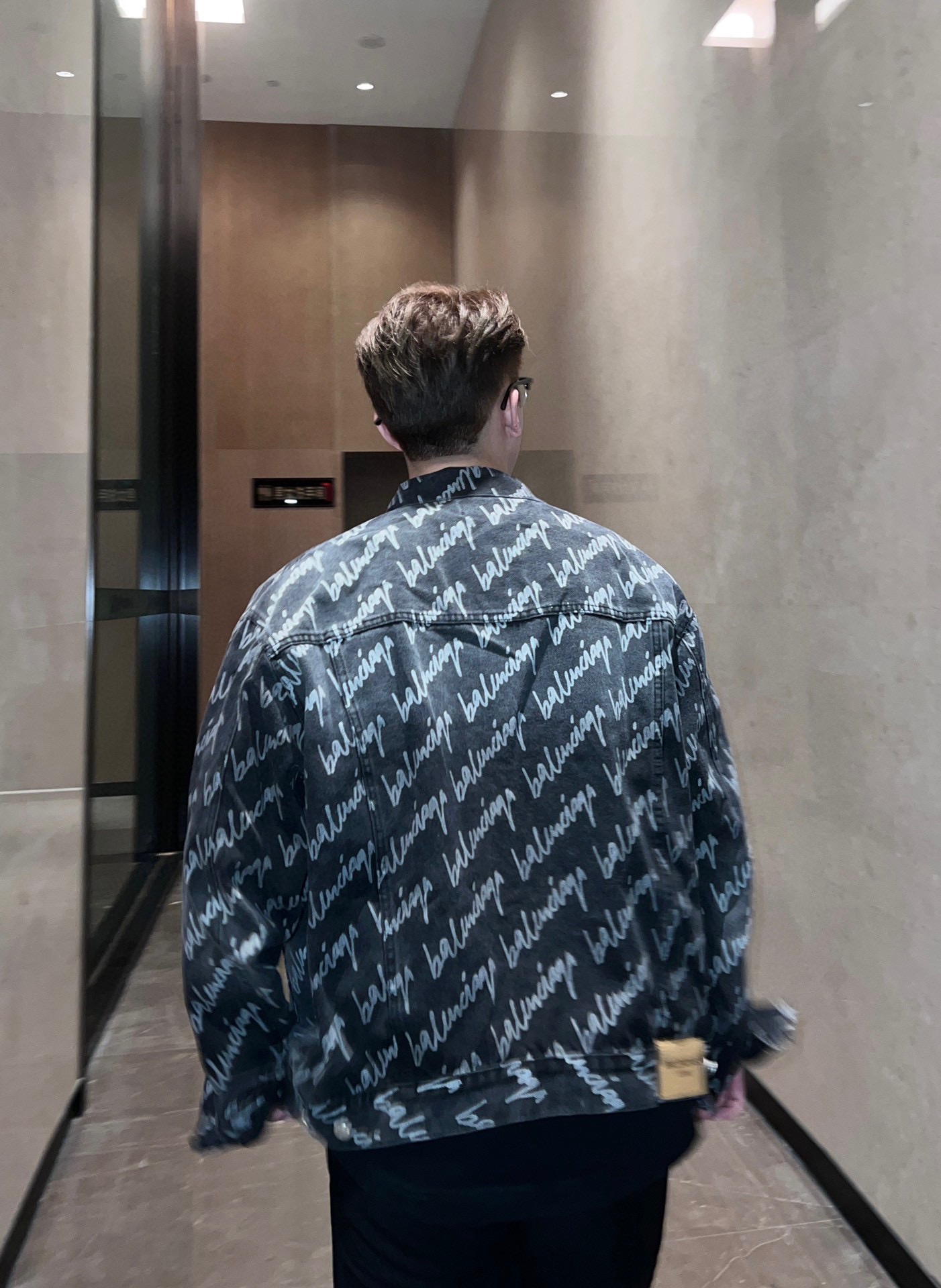 Clothes Balenciaga 133 - vstockx