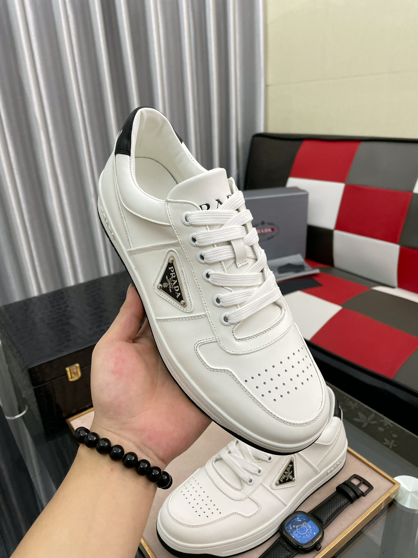 Prada Low Top sneaker 5 - vstockx