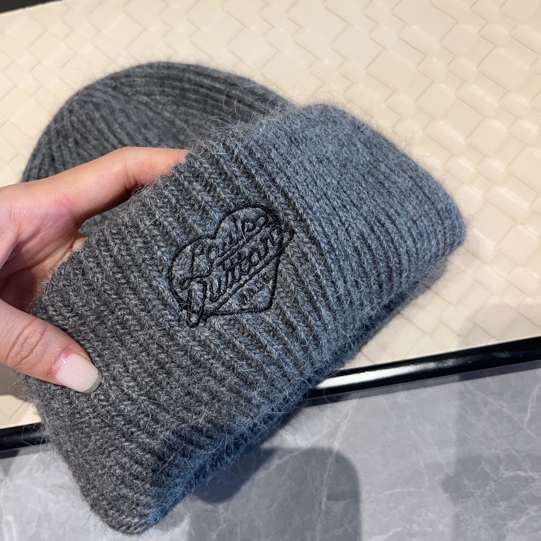 Streetwear Hat LV 329200 - vstockx