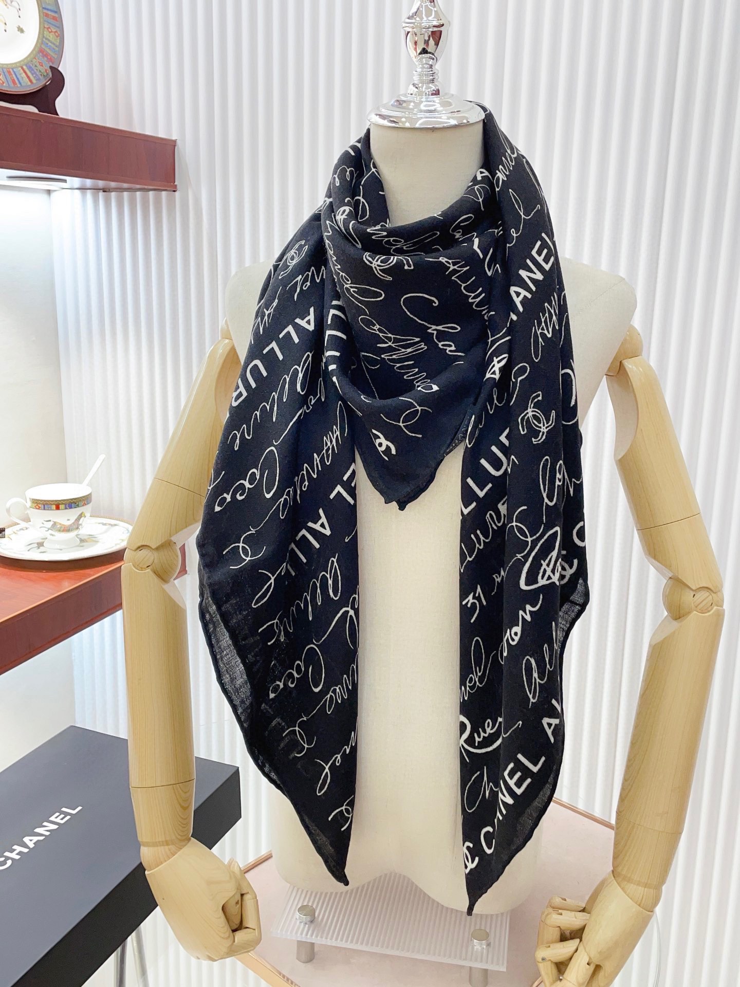 Streetwear Scarf CHANEL 328759 SIZE:140*140cm - vstockx