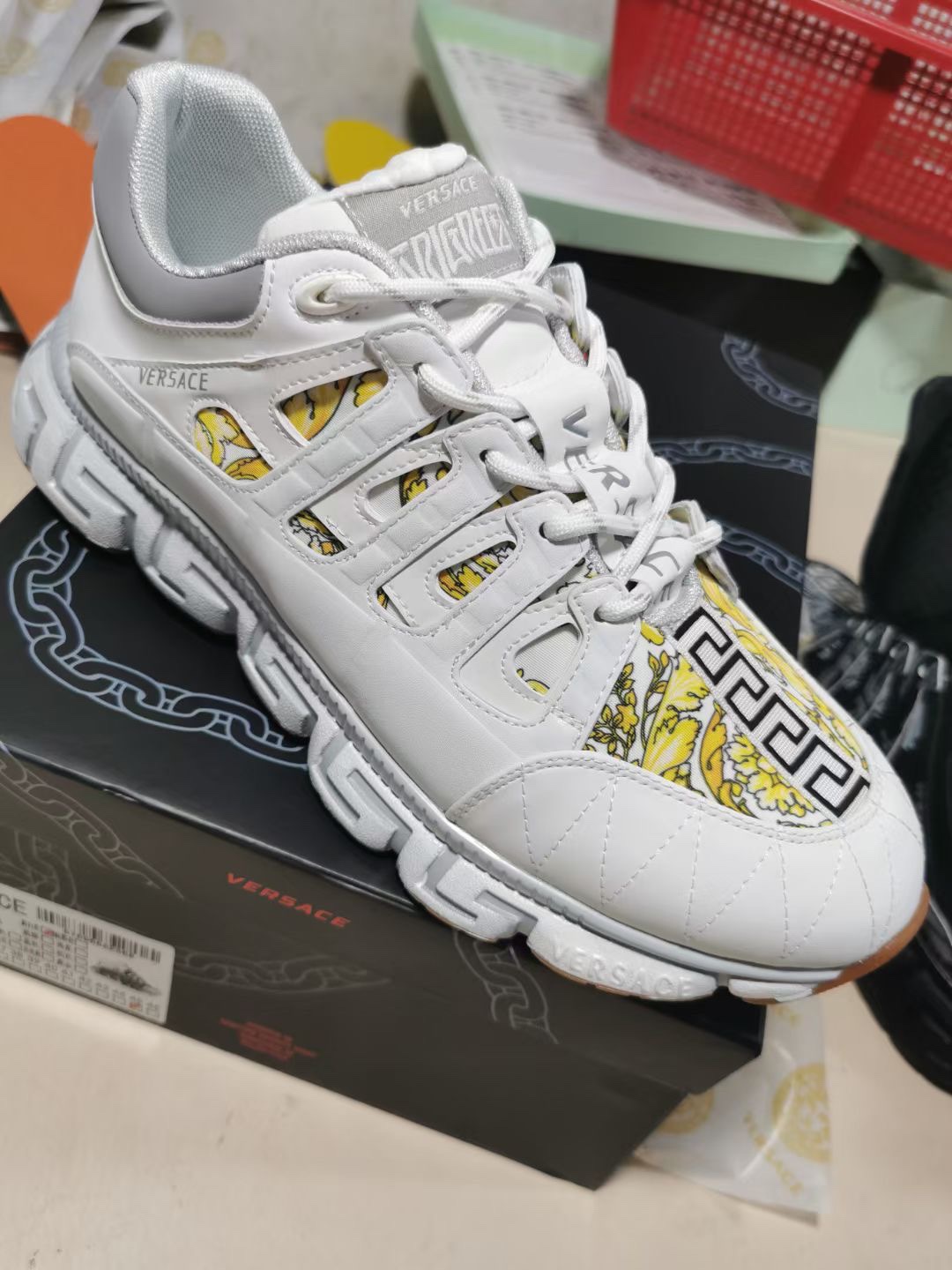 Versace Trigreca White Grey Barocco Print - vstockx