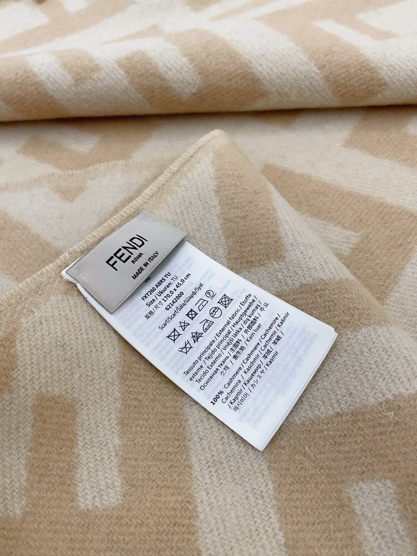 Streetwear Hat Fendi 328874 - vstockx