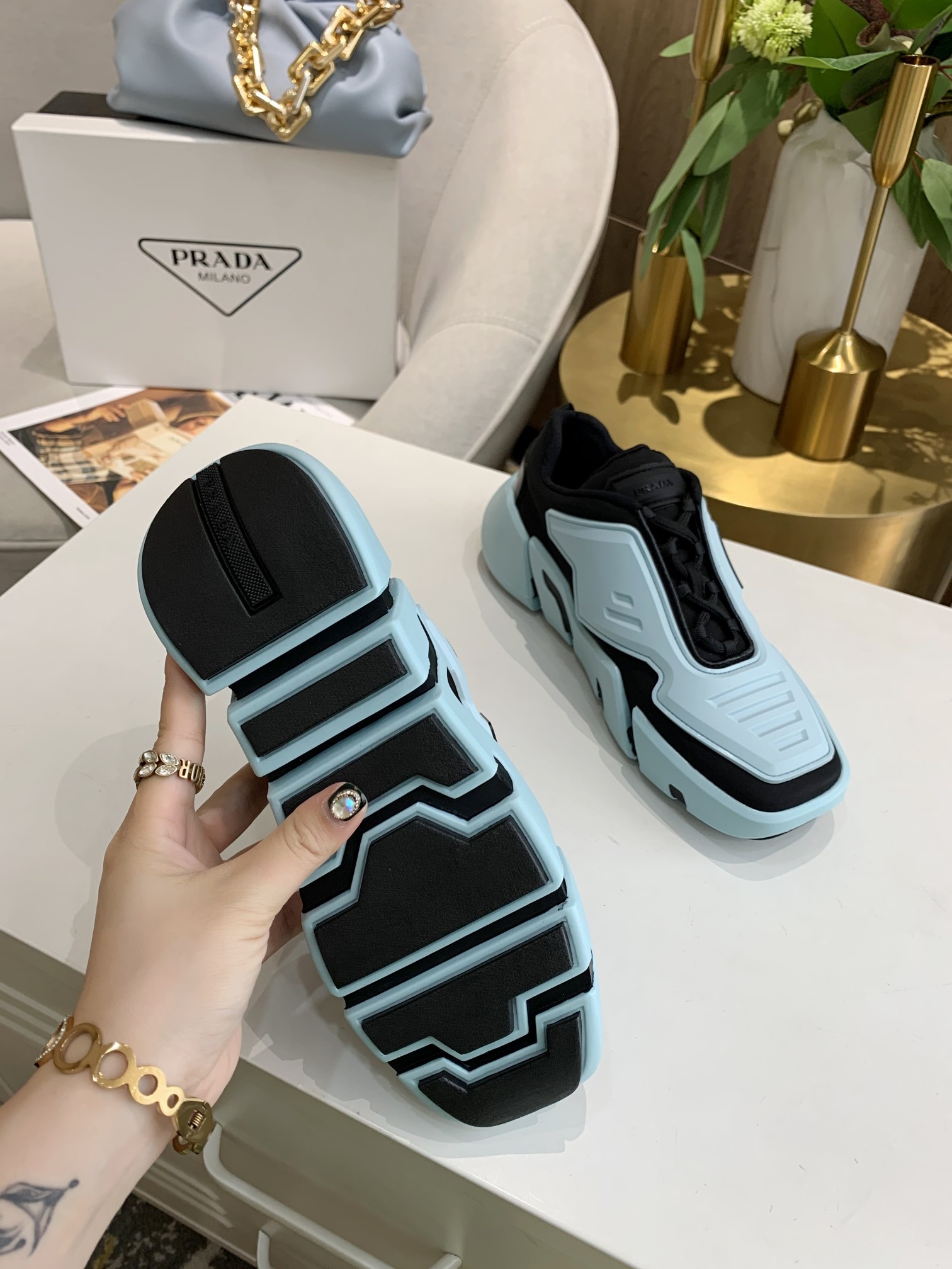 Prada Low Top sneaker 39 - vstockx