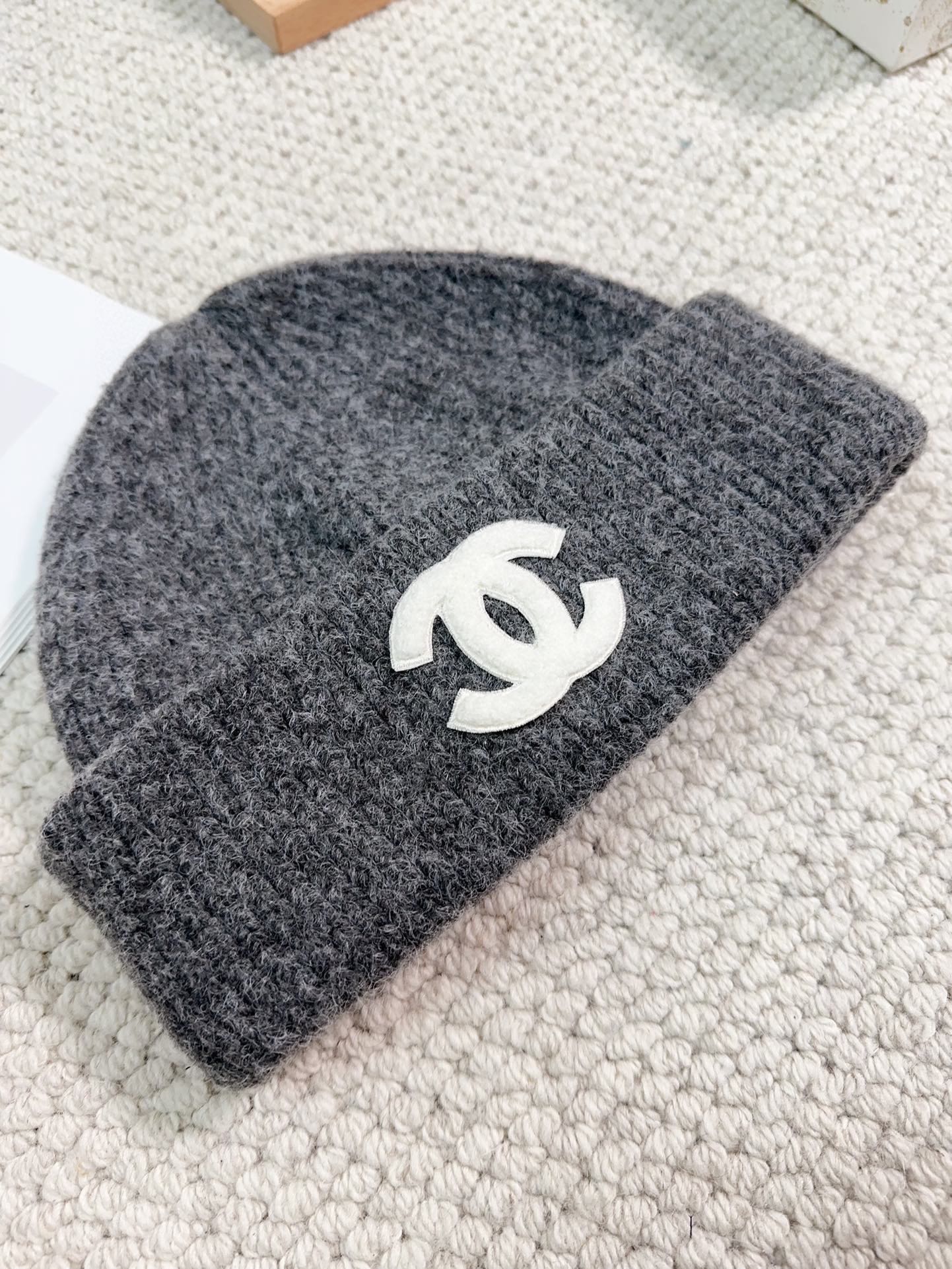 Streetwear Hat Chanel 329316 - vstockx