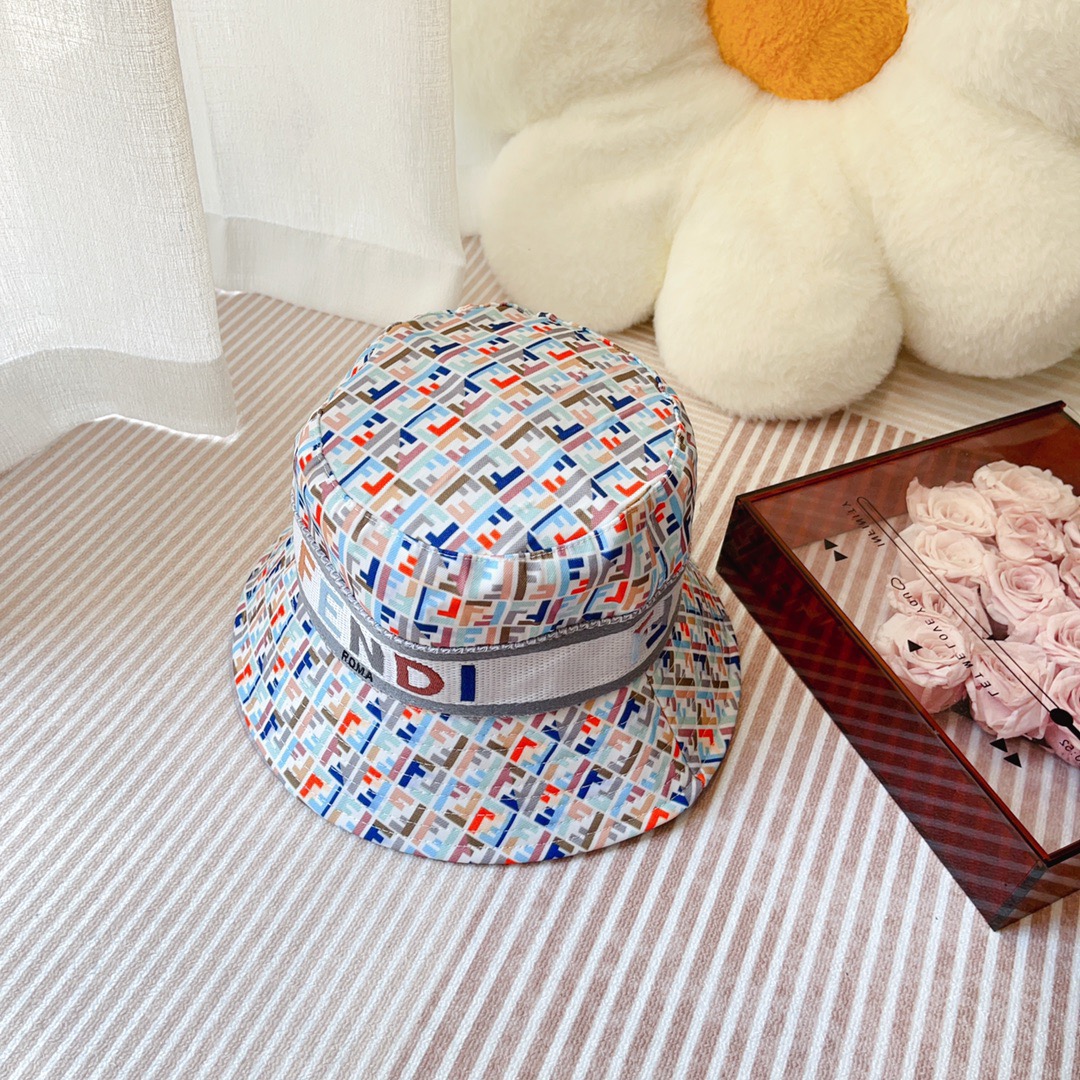 Streetwear Hat Fendi 329372 - vstockx