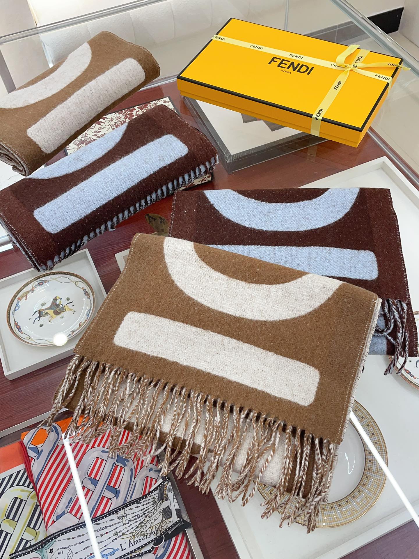 Streetwear Scarf FENDI 328837 size:180*35cm - vstockx