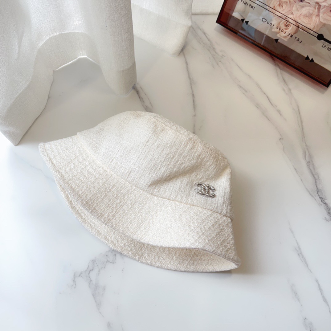 Streetwear Hat Chanel 329363 - vstockx