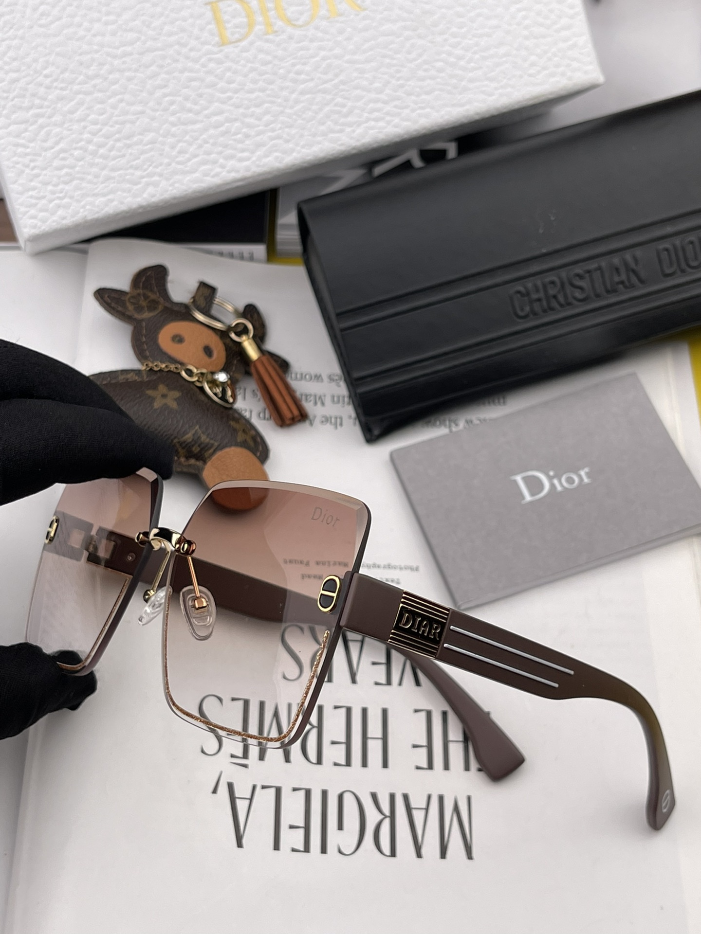 sunglasses Dior D7771 - vstockx