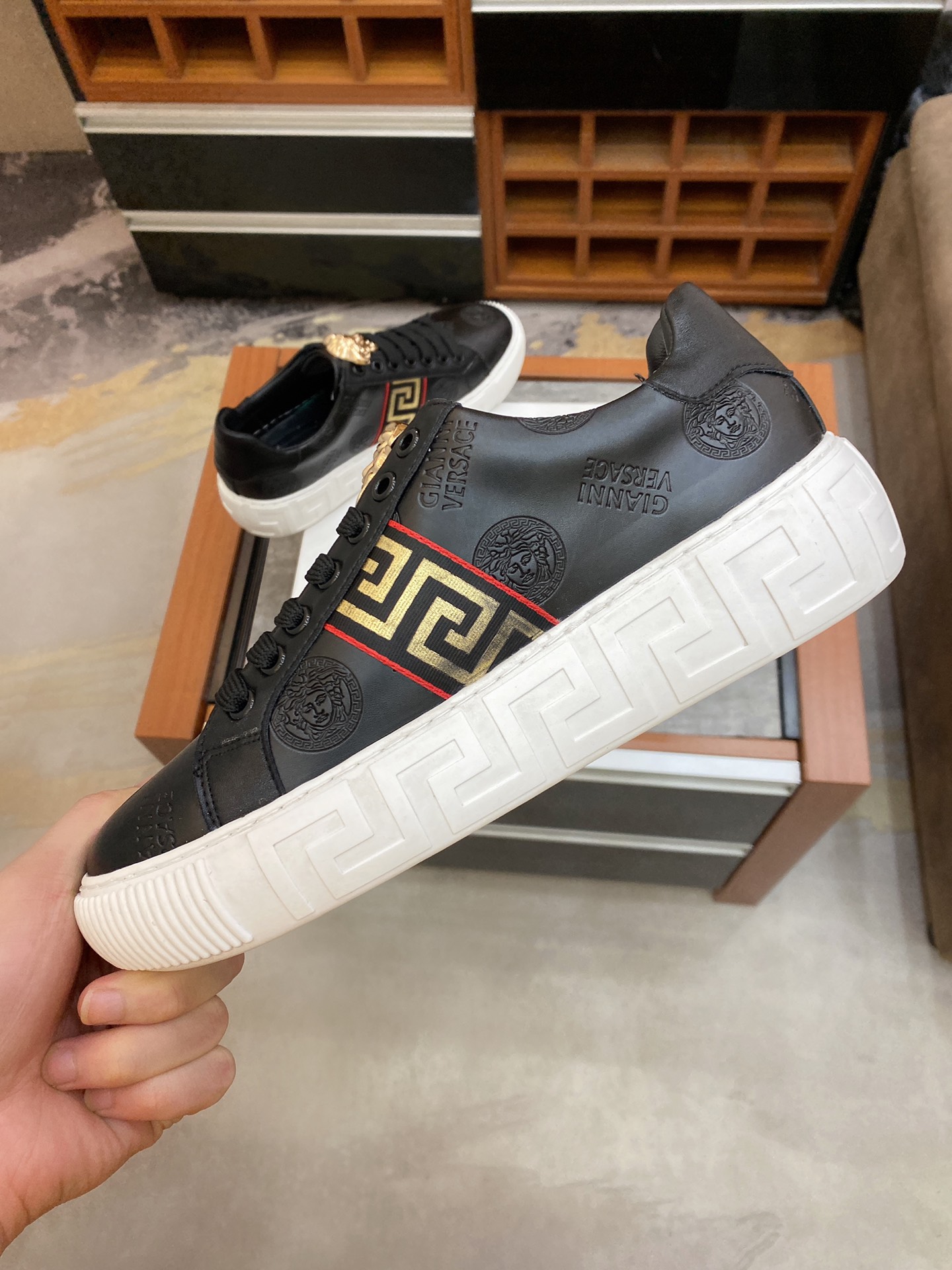 Versace Greca Sneaker 6 - vstockx
