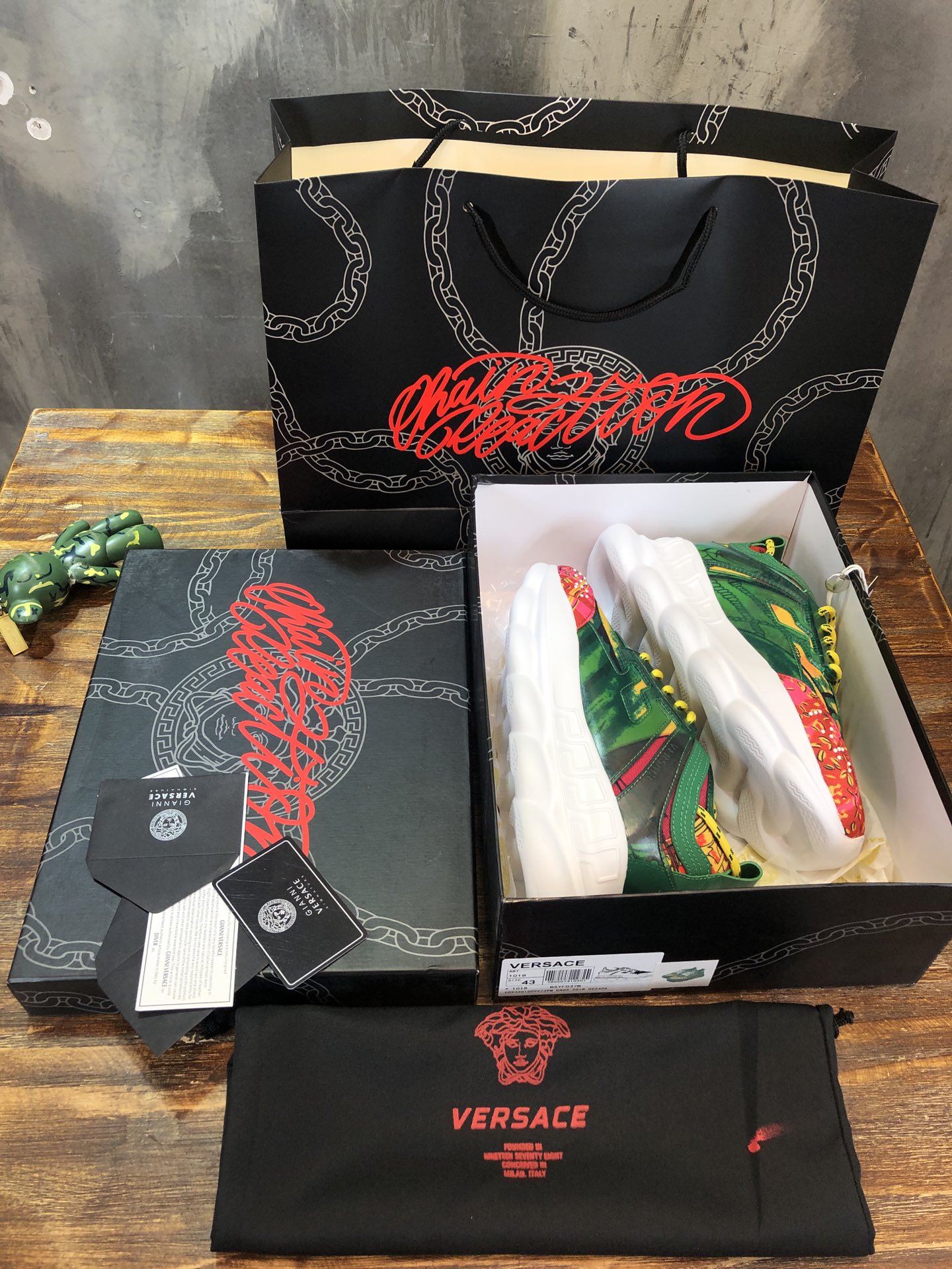 Versace Chain Reaction Sneaker 19 - vstockx