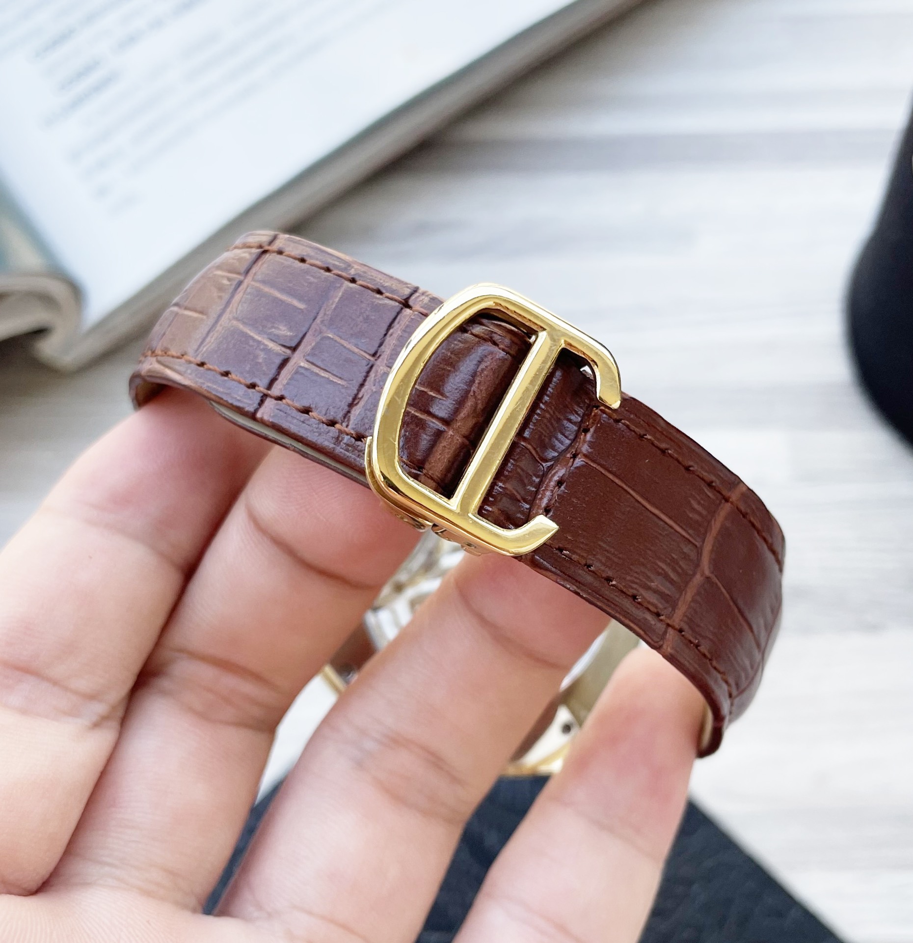 Watches Cartier 322168 size:42*12 mm - vstockx