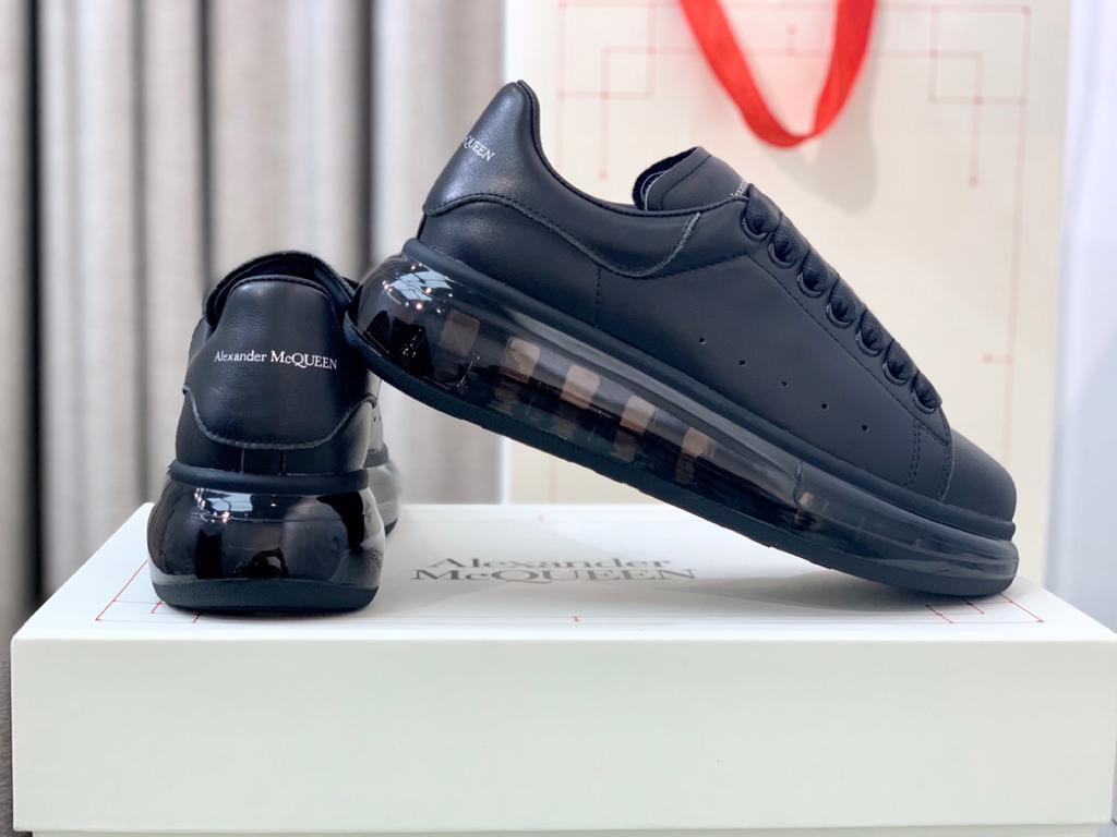 Alexander McQueen Oversized Black Shiny Sole - vstockx
