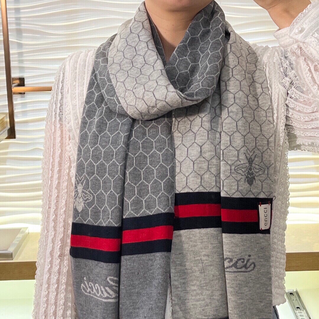 Streetwear Scarf GUCCI 329068 size:32*180cm - vstockx