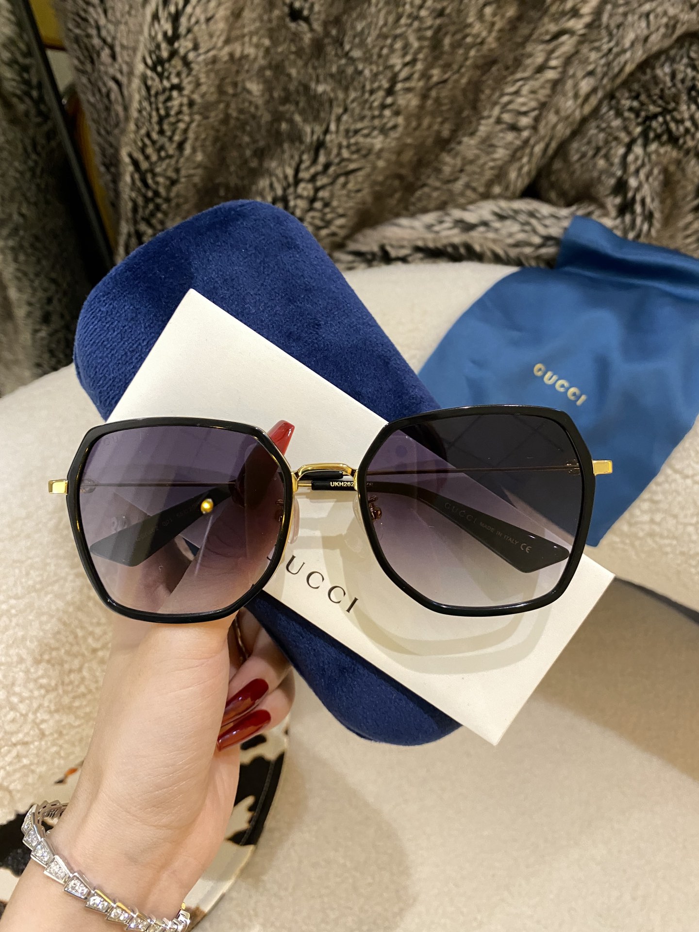 Sunglasses Gucci GG0462 size:55-20-140 - vstockx