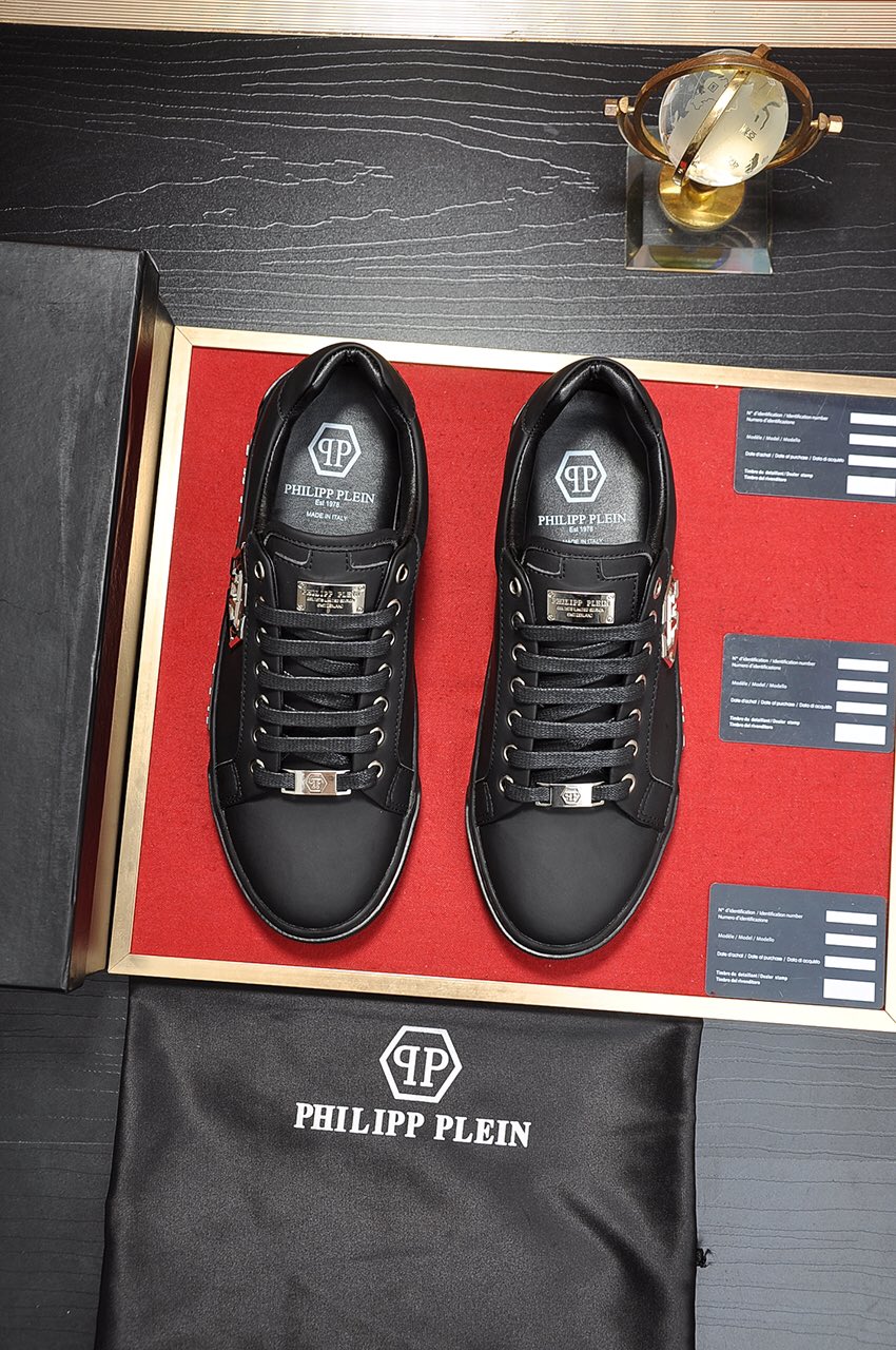 Philipp Plein Low Top Sneakers 30 - vstockx