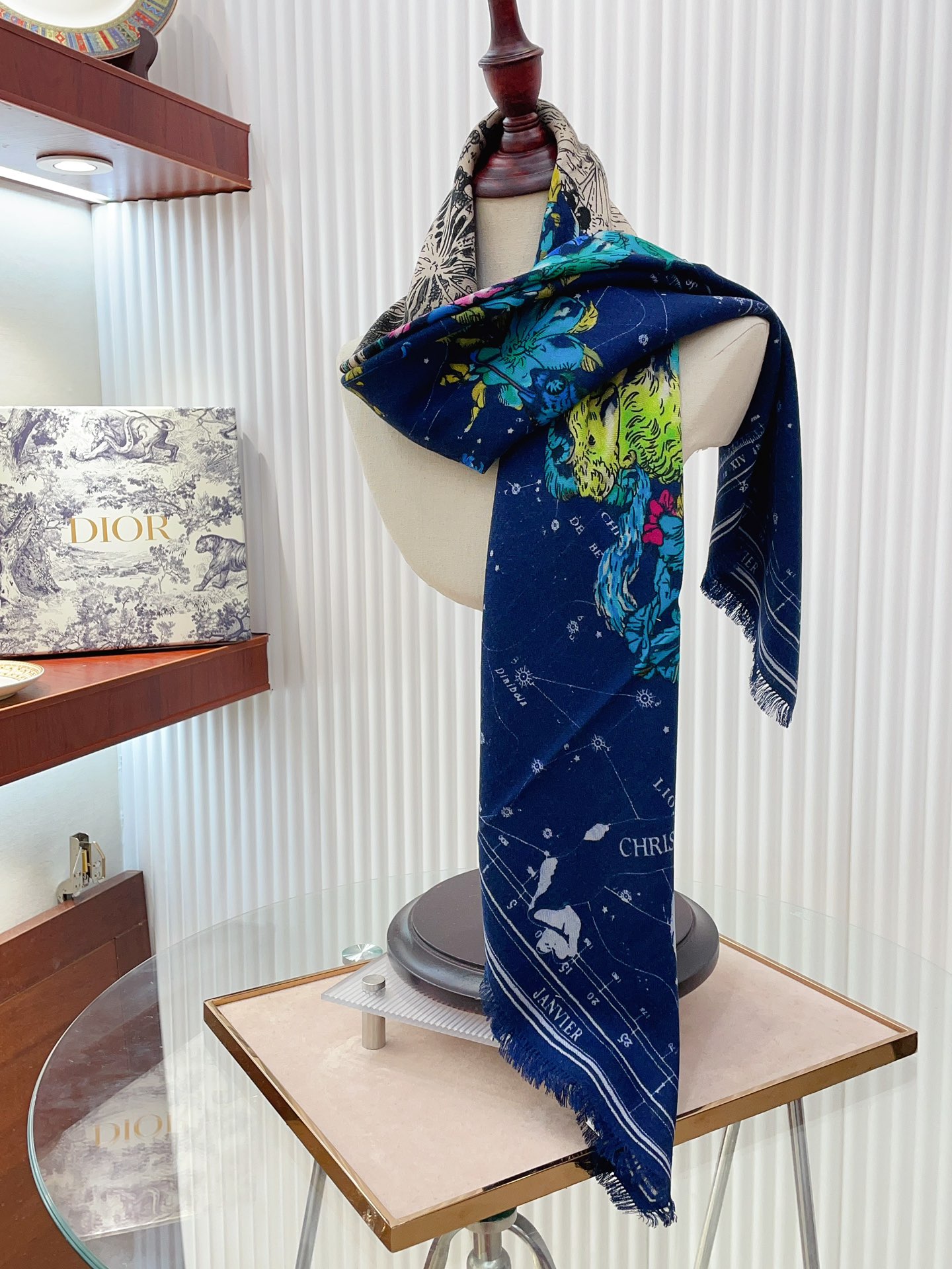 Streetwear Scarf Dior 328755 SIZE:110:110cm - vstockx