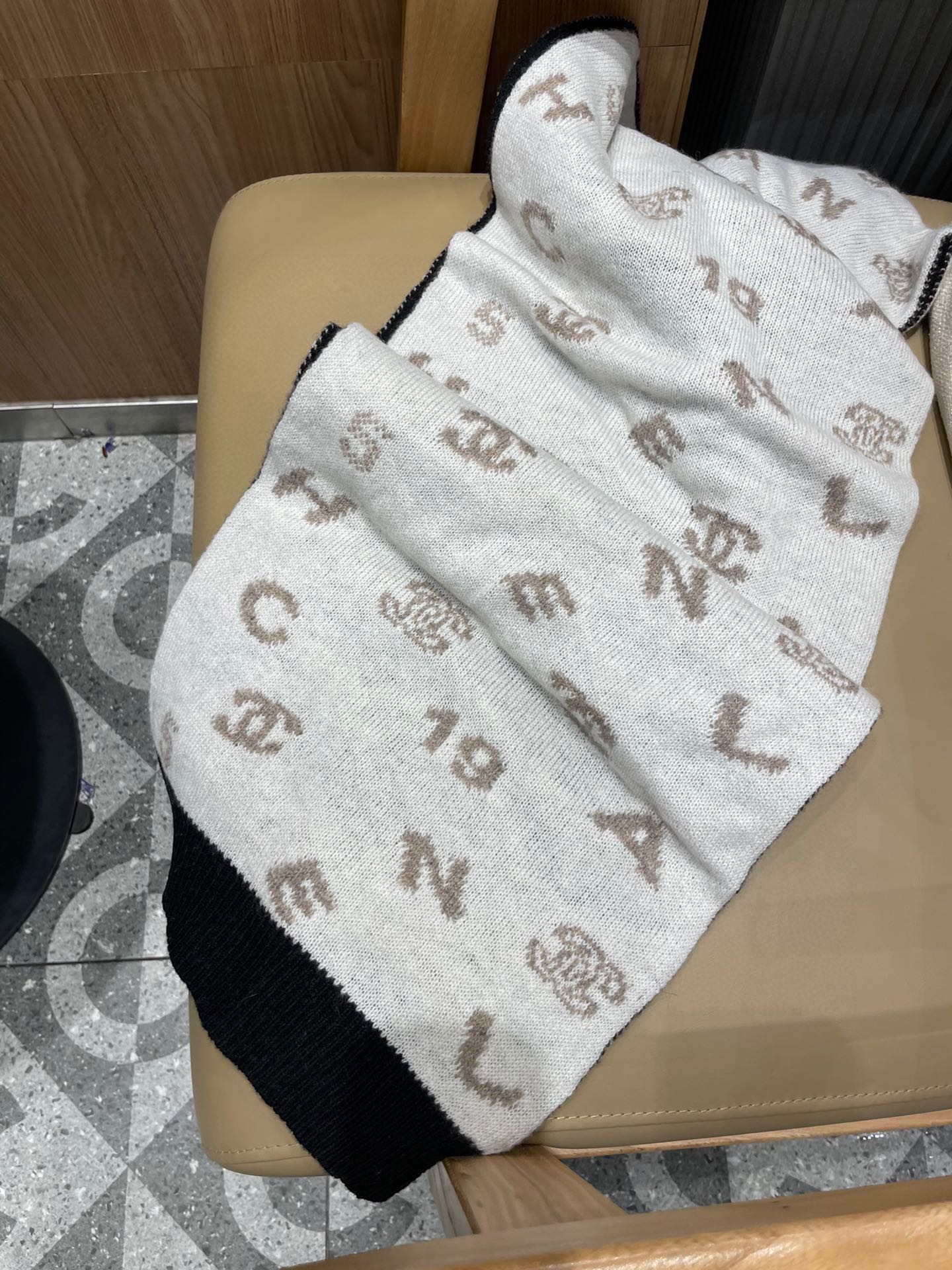 Streetwear Scarf CHANEL 328928 SIZE:35*180cm - vstockx