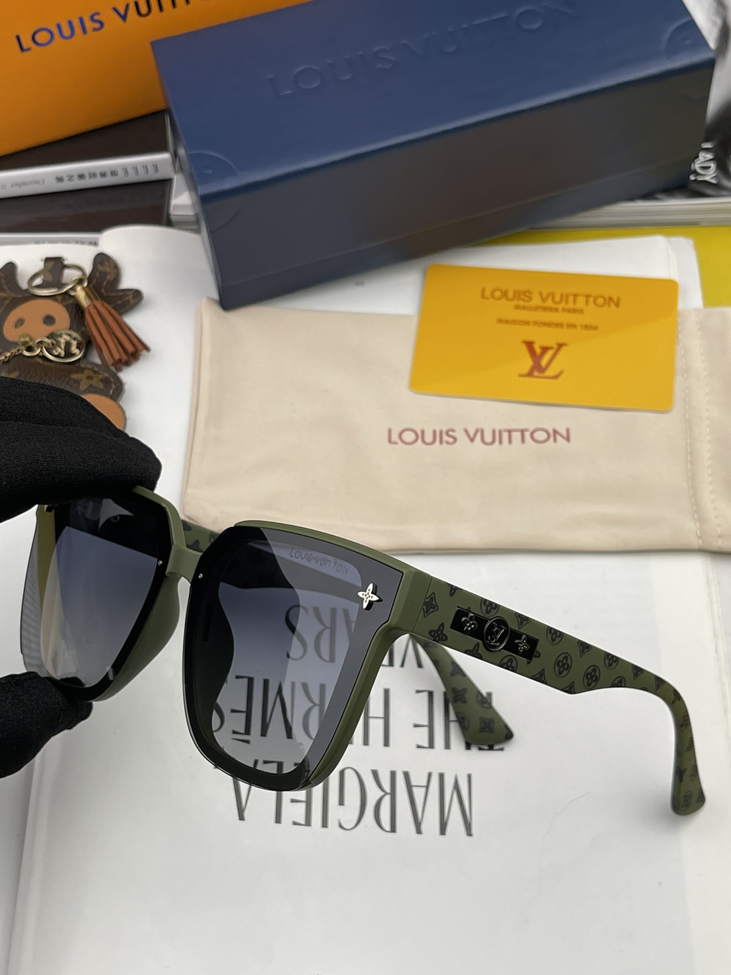sunglasses Dior L1971 - vstockx