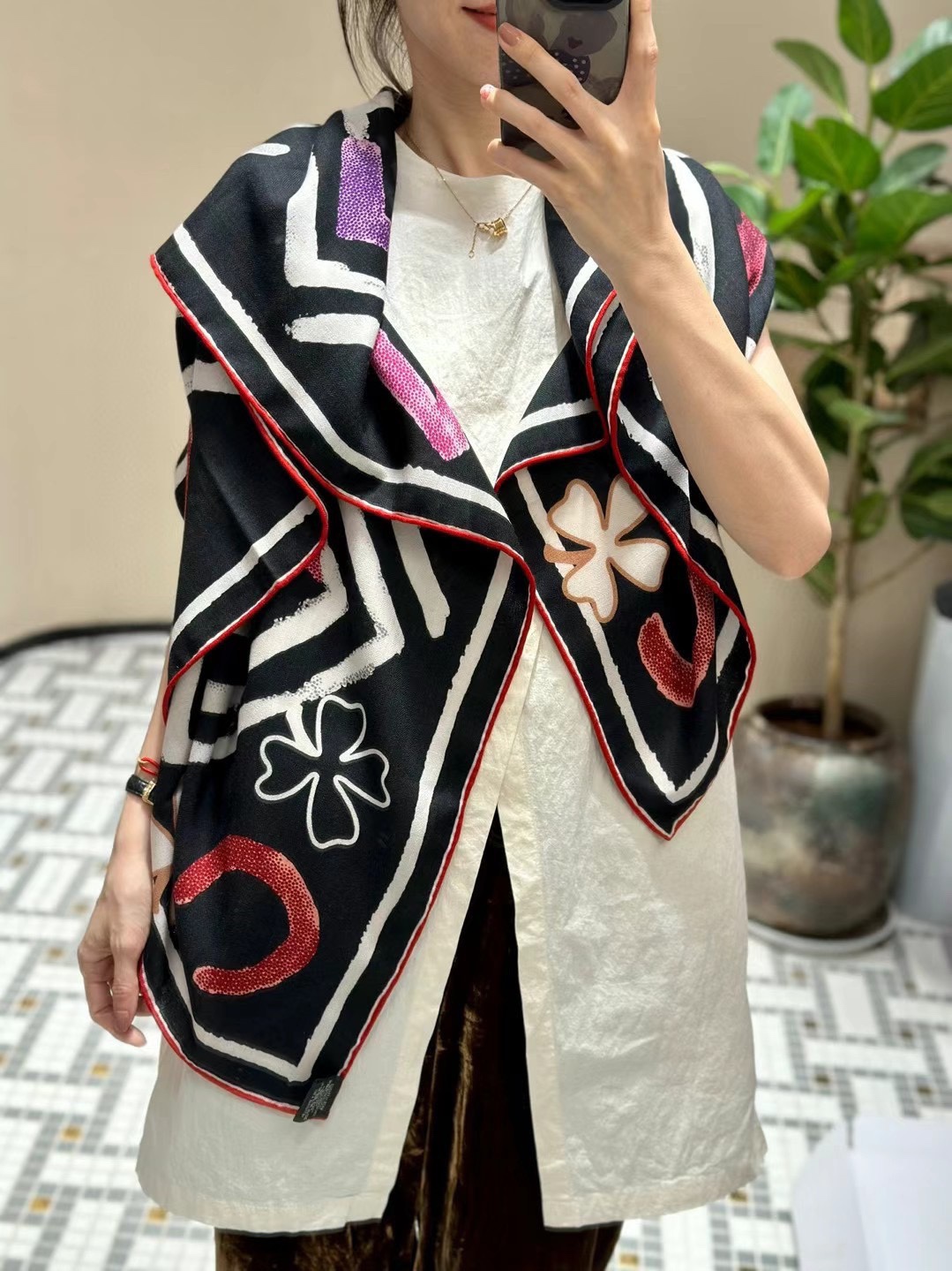 Streetwear Scarf CHANEL 328990 SIZE:110*110cm - vstockx