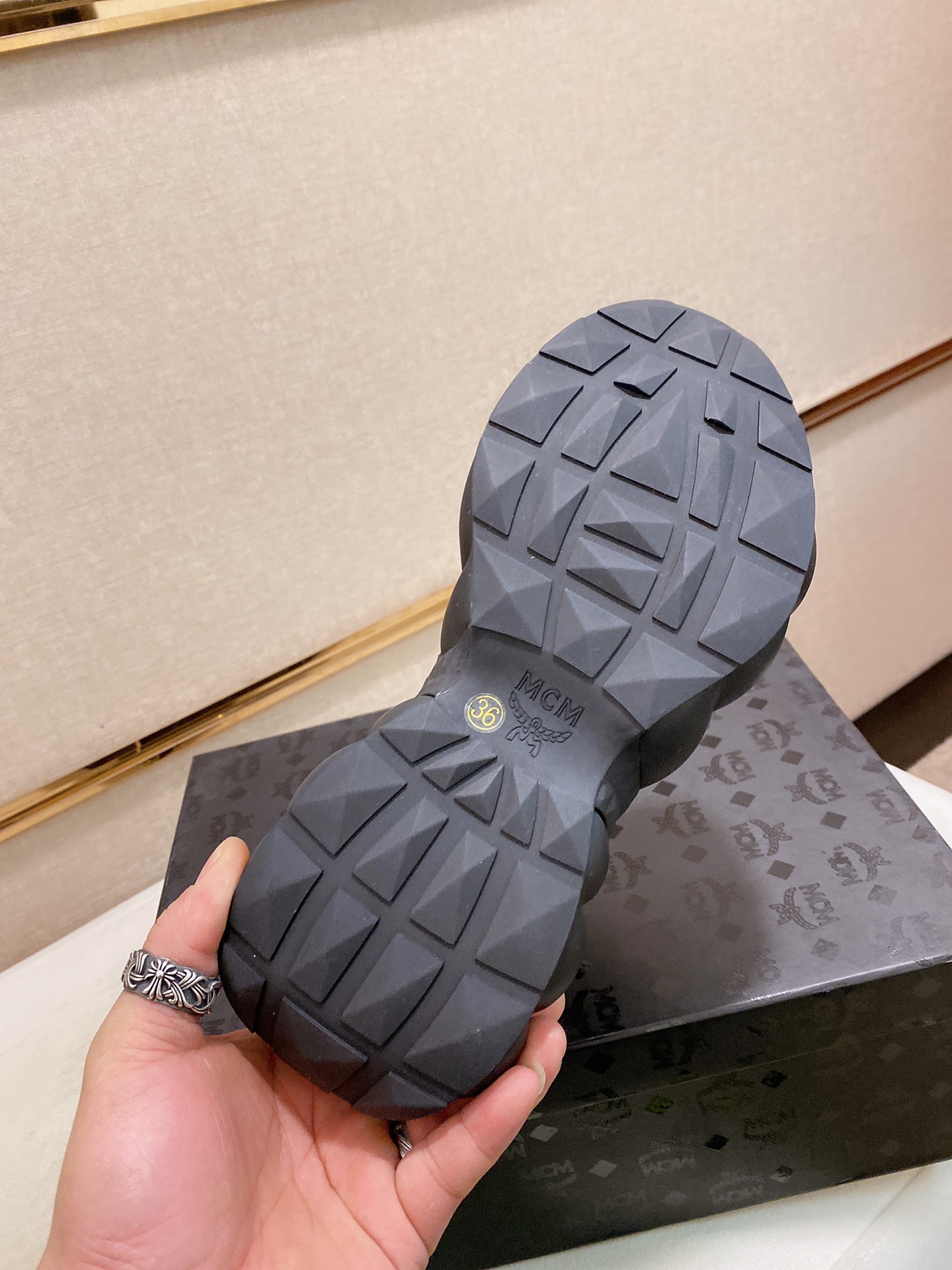 MCM Low Top Logo Lace-up Sneakers 4 - vstockx