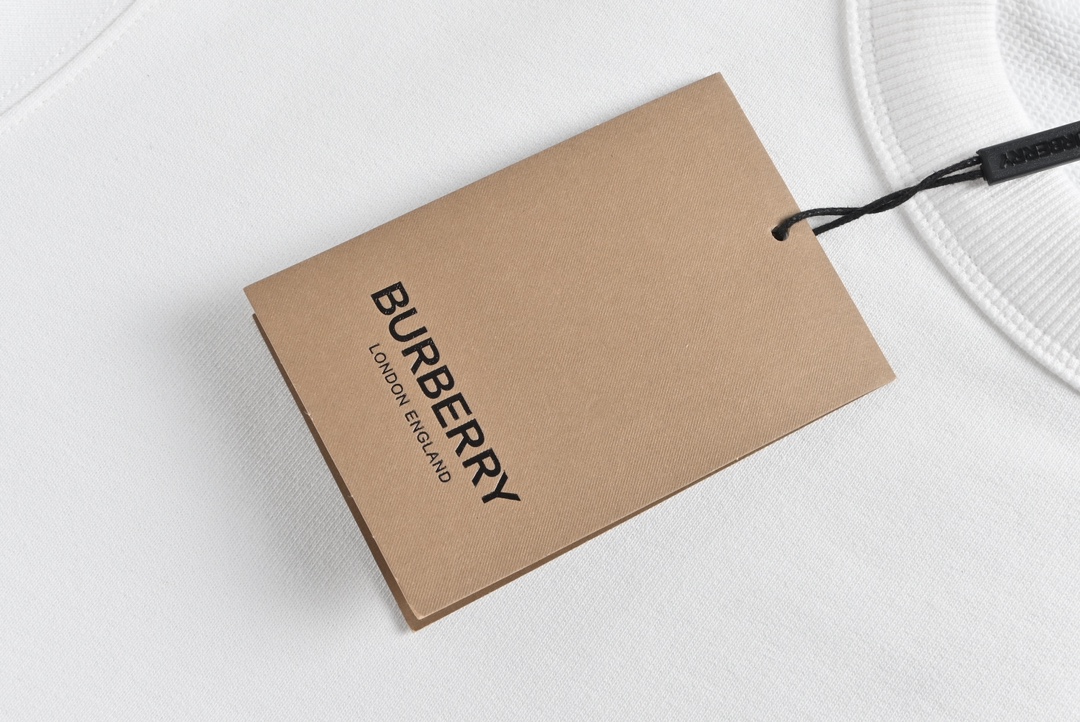 Clothes Burberry 811 - vstockx