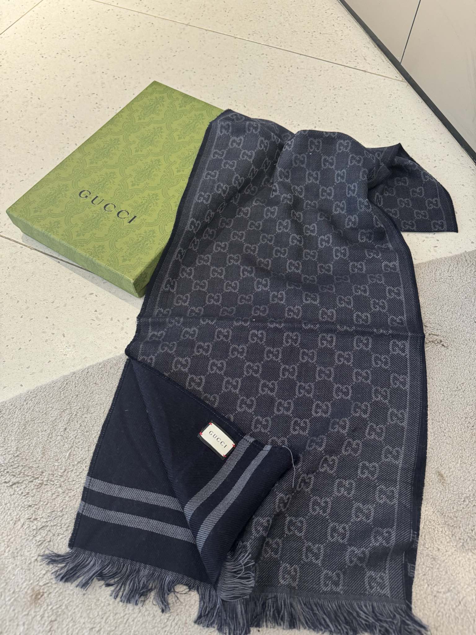 Streetwear Scarf GUCCI 328959 SIZE:55x190cm - vstockx