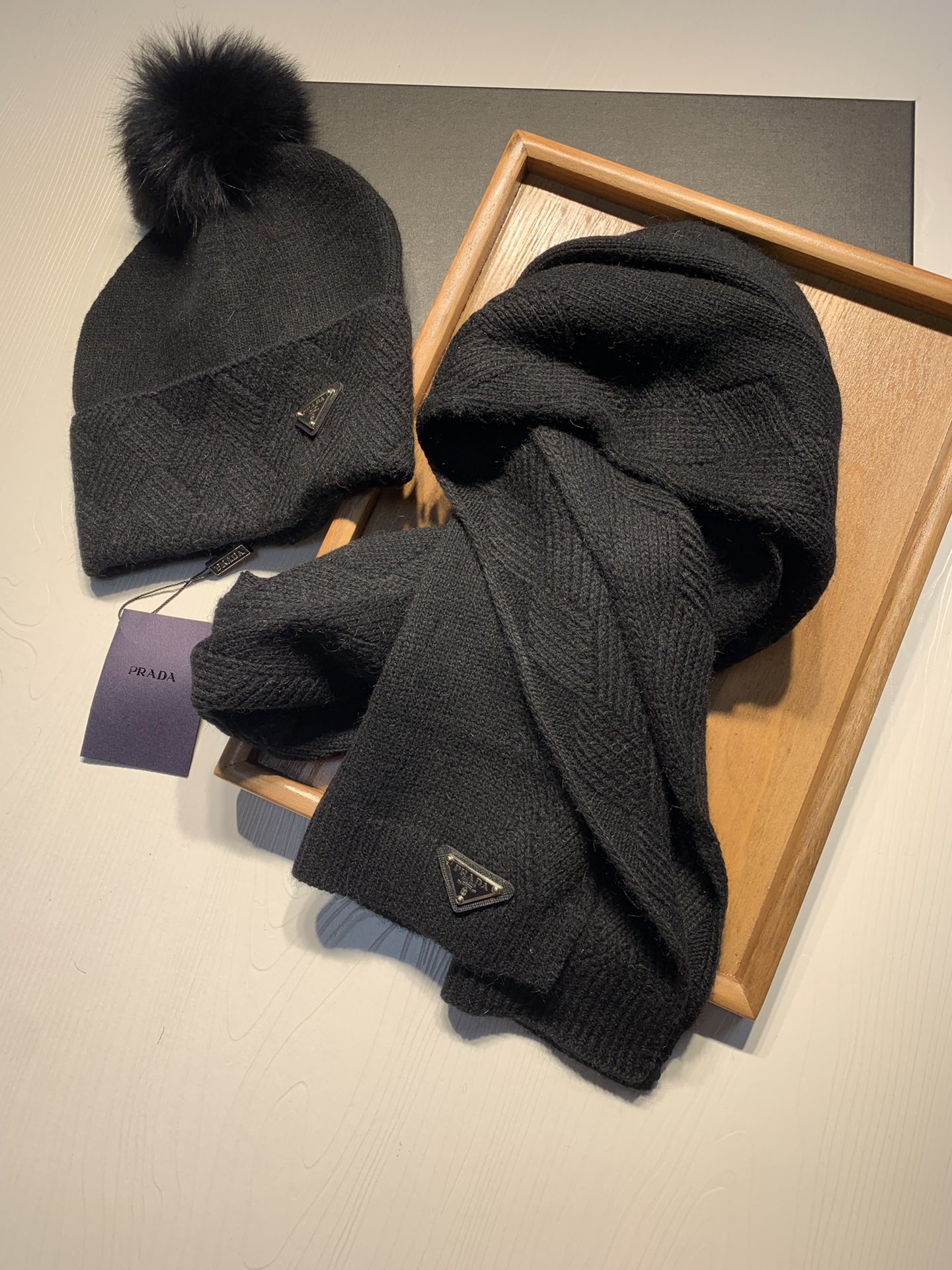 Hat & Scarf Prada 3 - vstockx