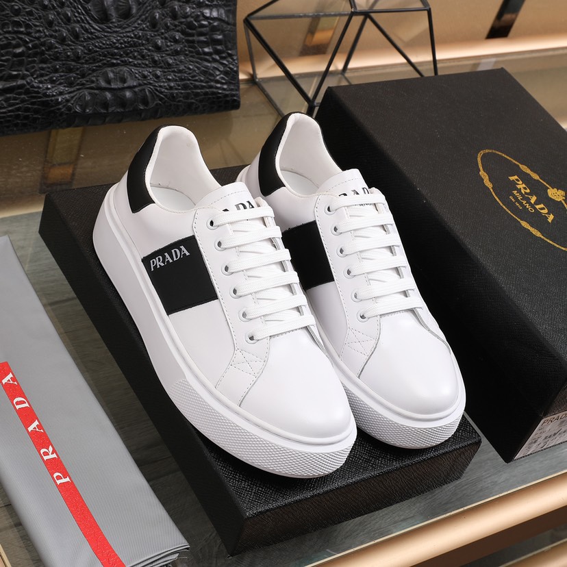Prada Low Top sneaker 36 - vstockx