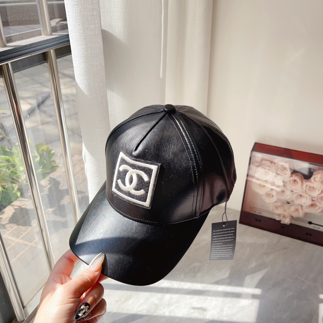 Streetwear Hat Chanel 329376 - vstockx
