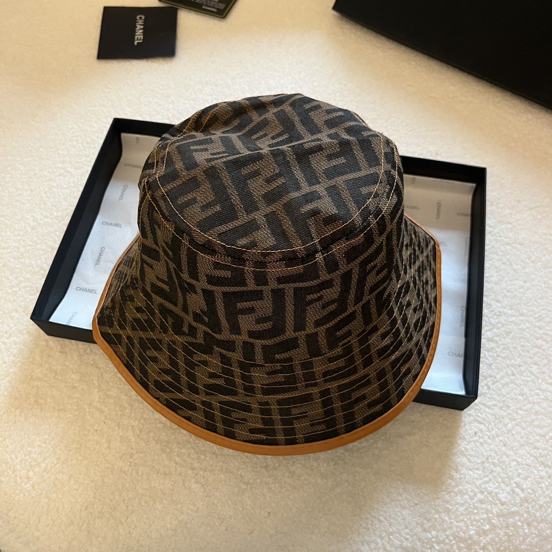 Streetwear Hat Fendi 329197 - vstockx