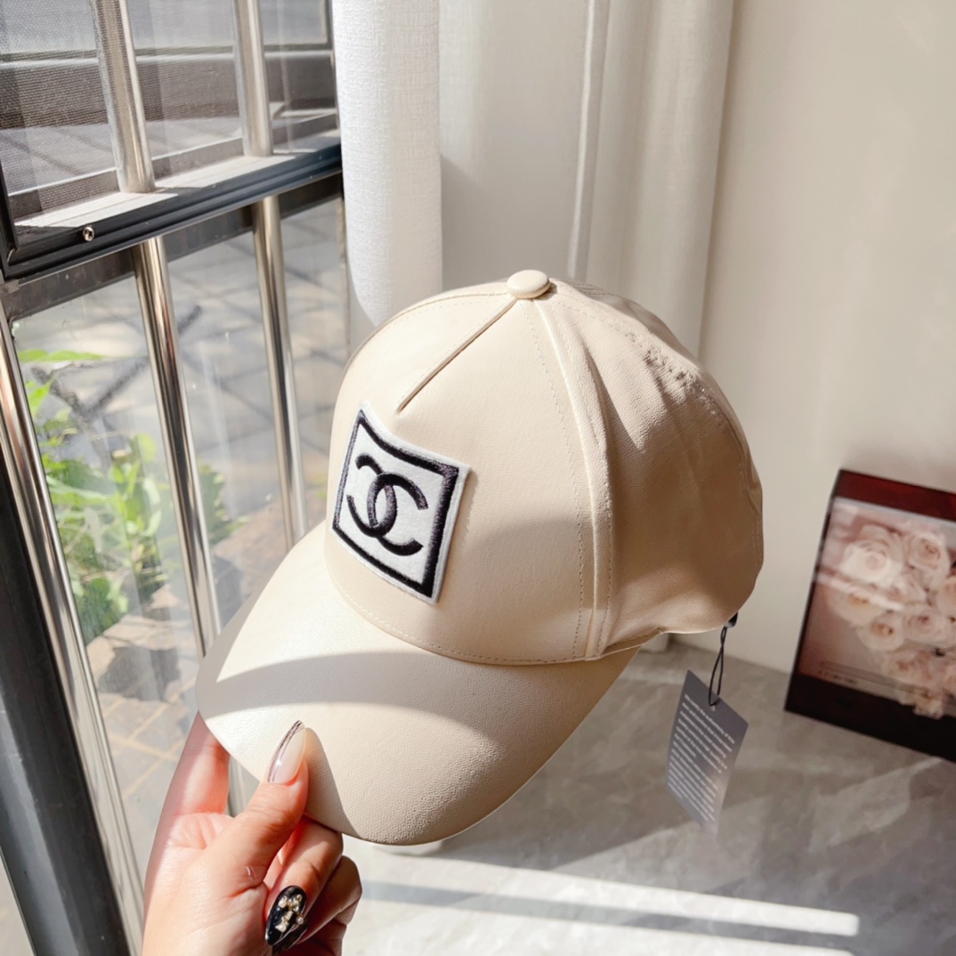 Streetwear Hat Chanel 329375 - vstockx