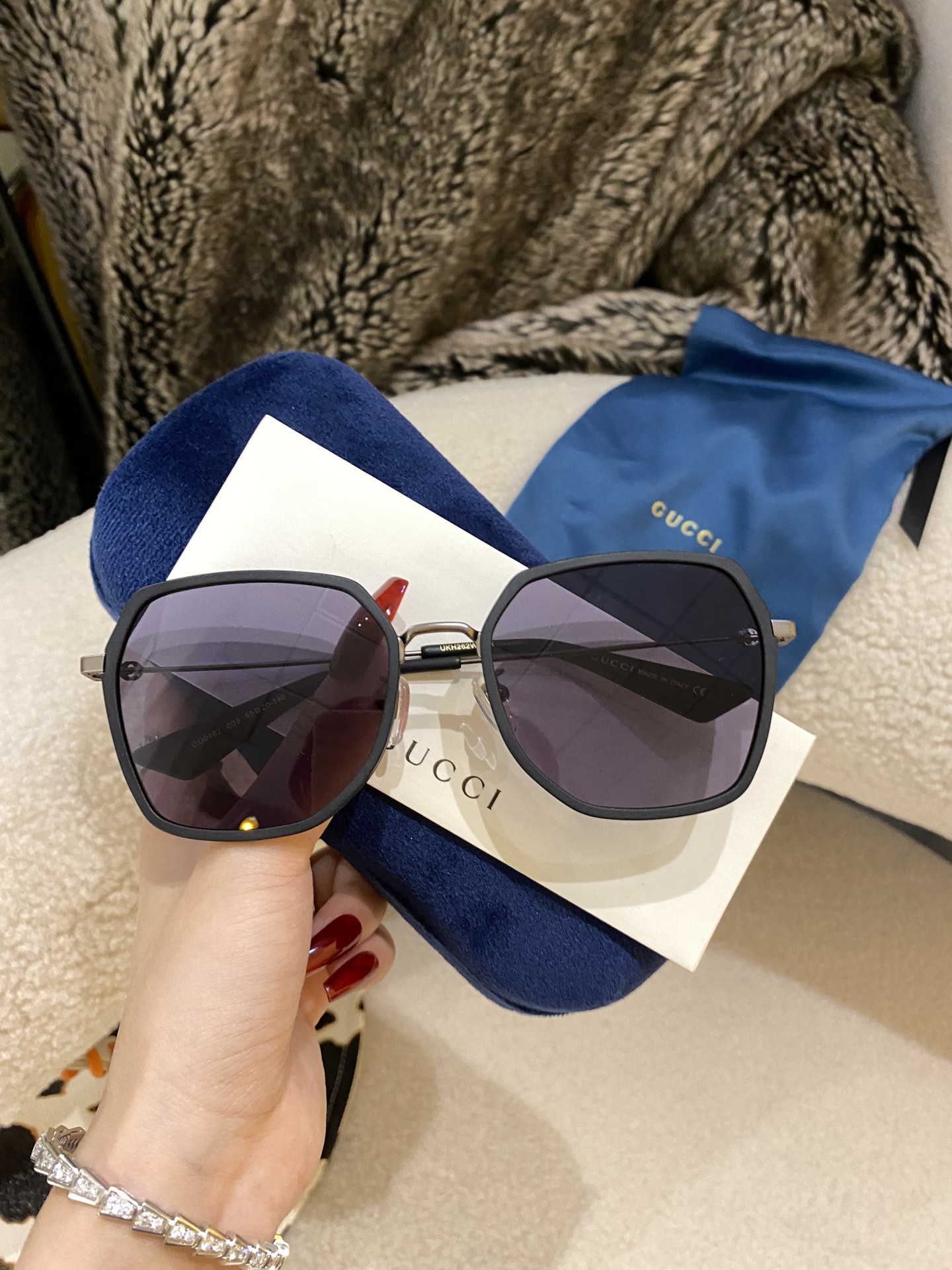 Sunglasses Gucci GG0462 size:55-20-140 - vstockx