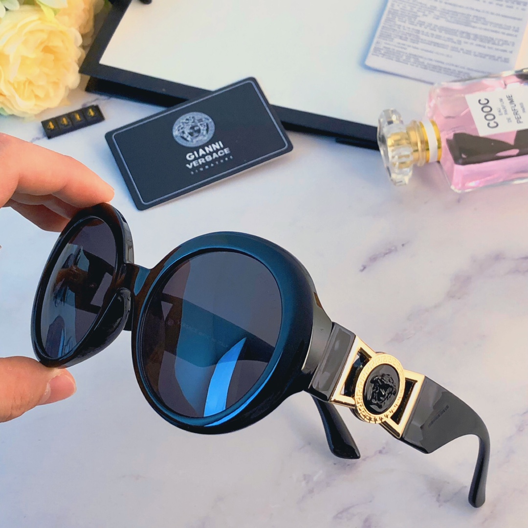 Sunglasses Versace 1 - vstockx