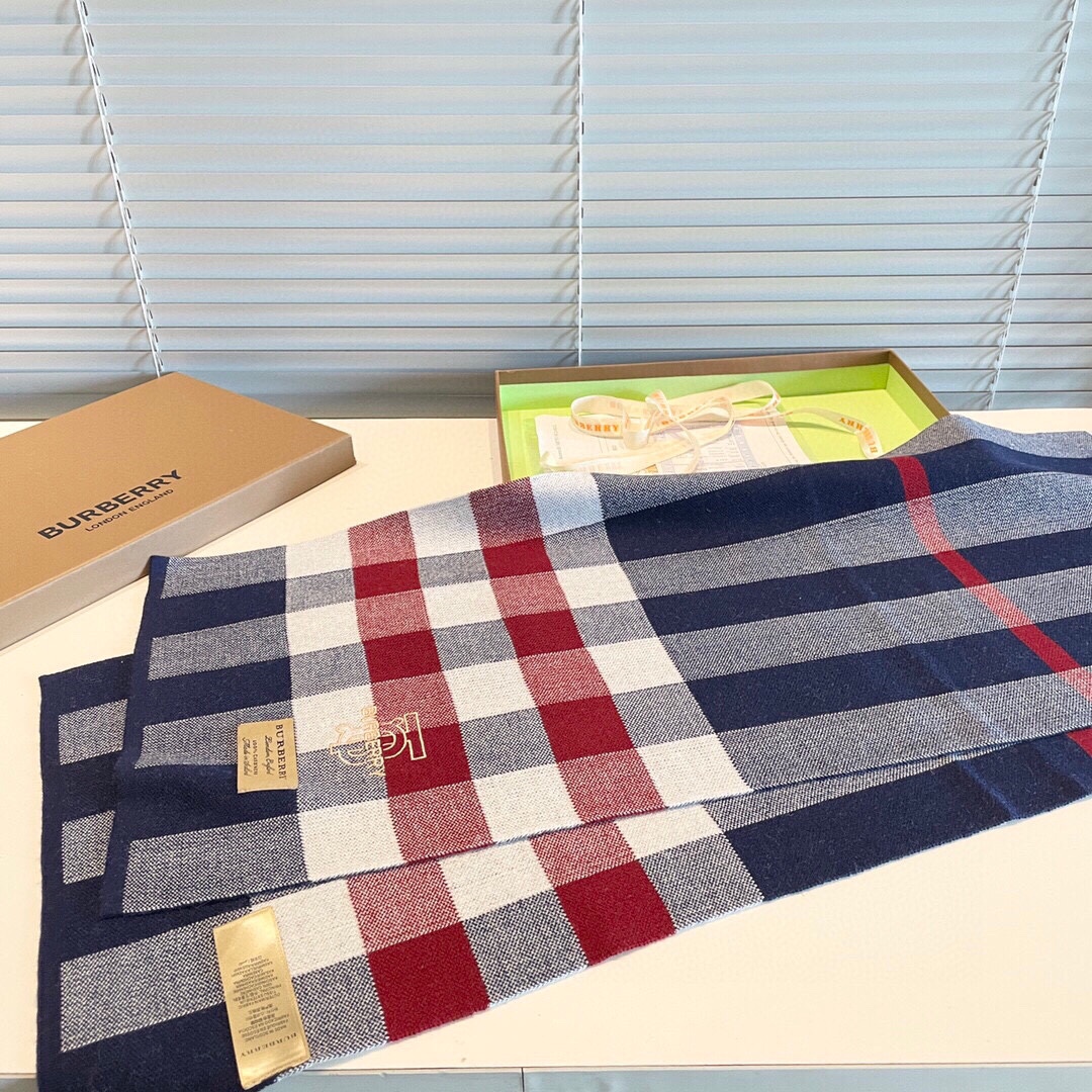 Streetwear Scarf BURBERRY 329078 size:30*180cm - vstockx