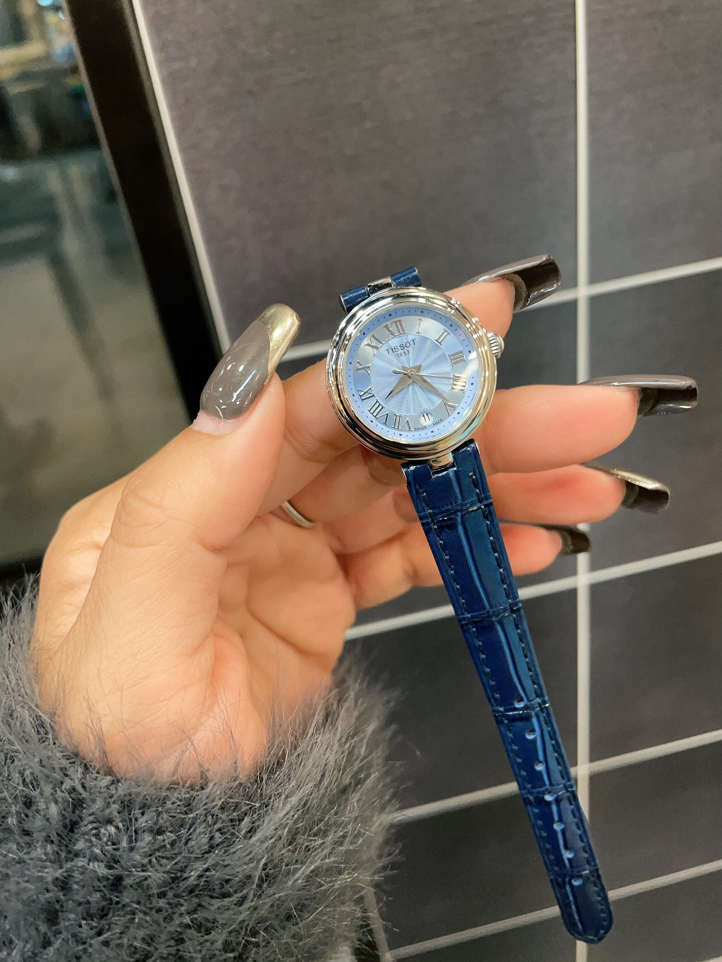 Watches Tissot 322501 size:26 mm - vstockx