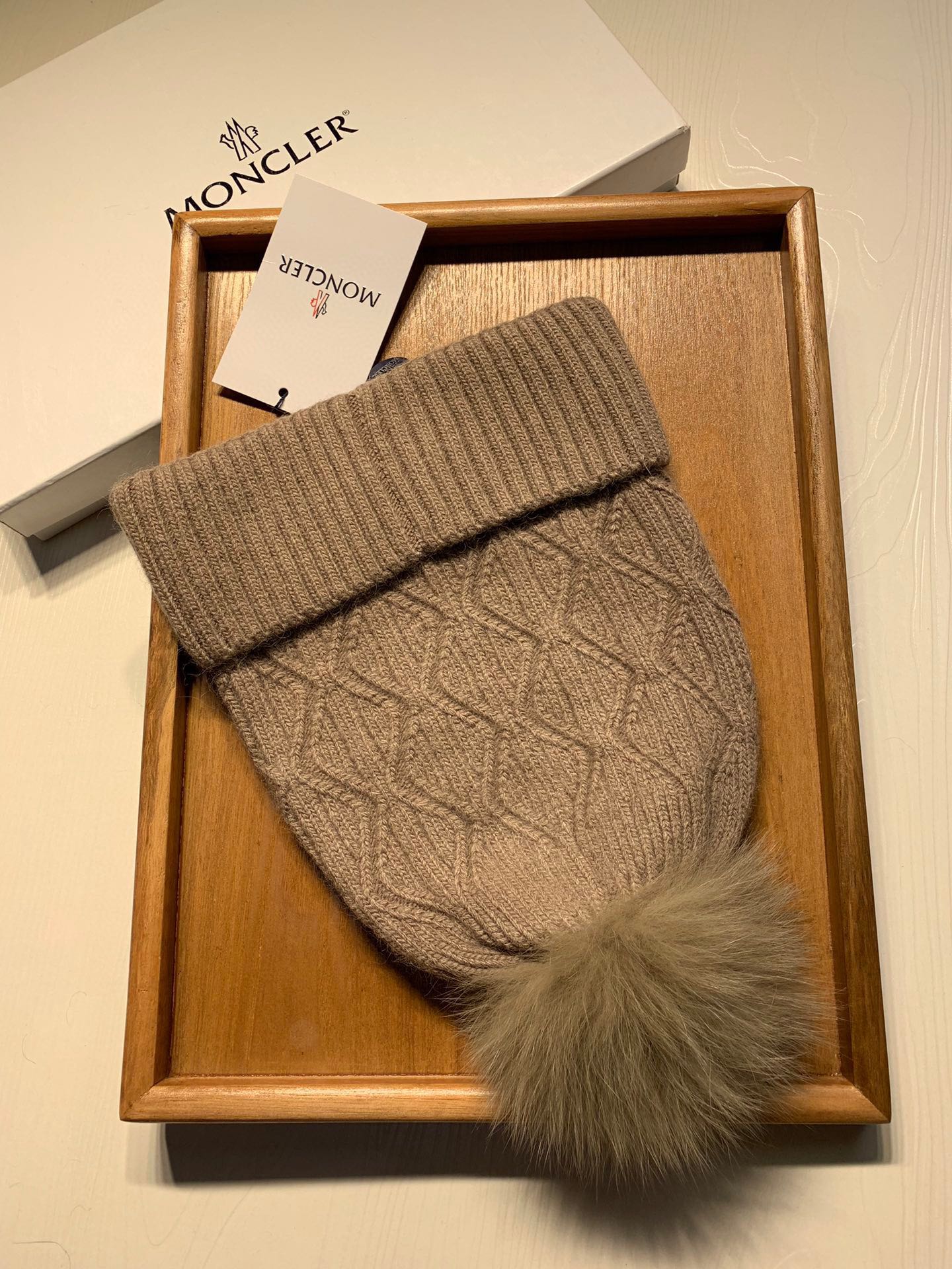 Hat Moncler 4 - vstockx